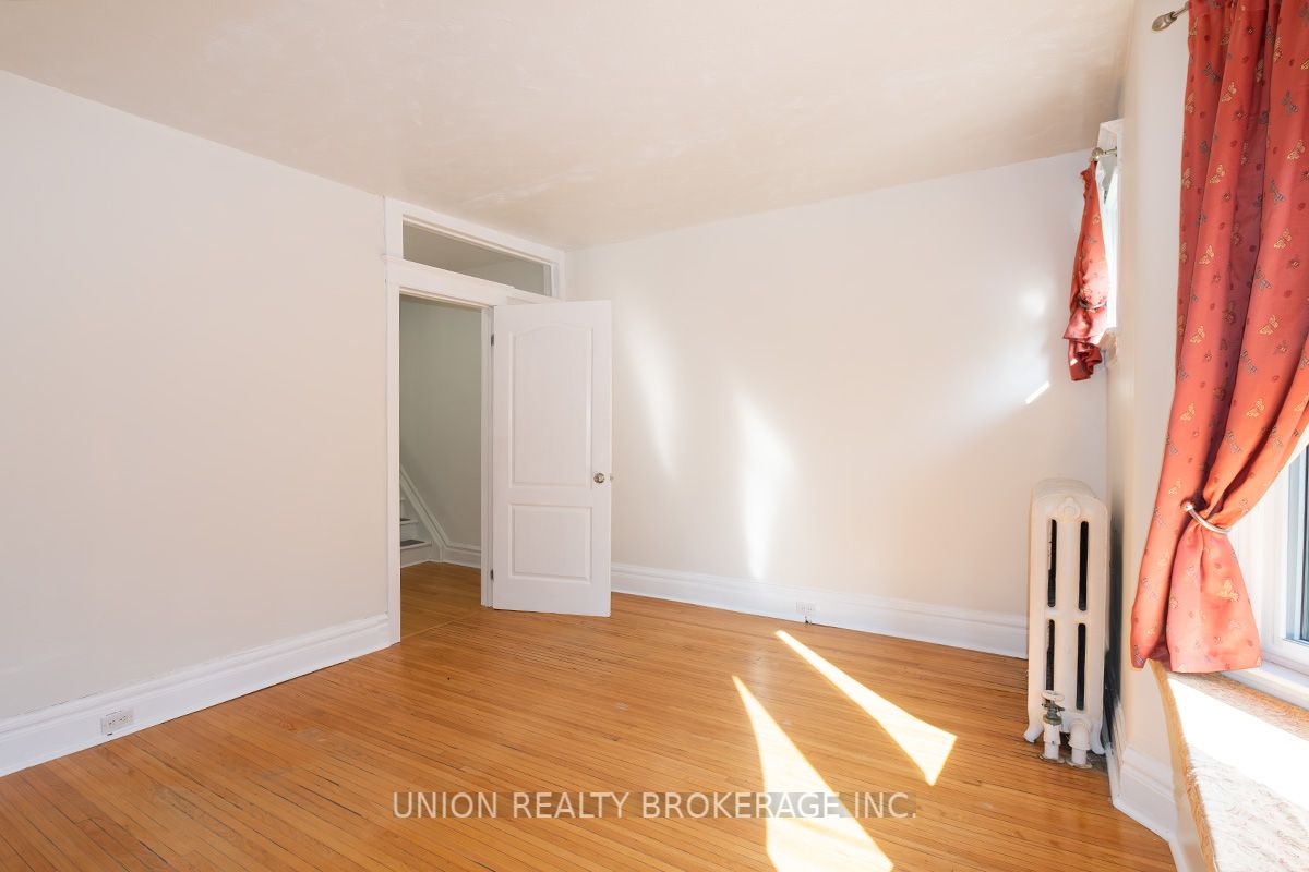 22 Scarborough Rd