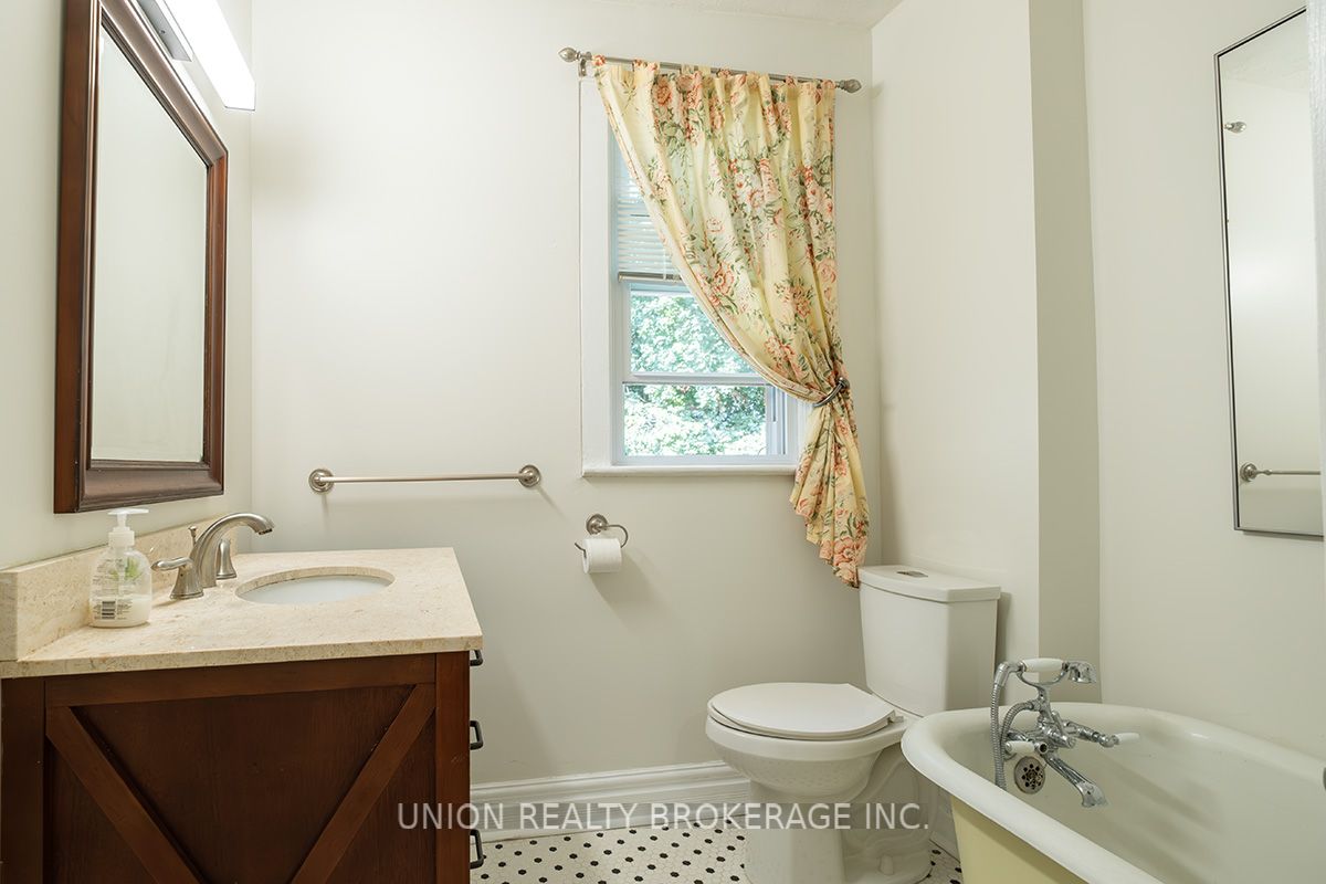 22 Scarborough Rd