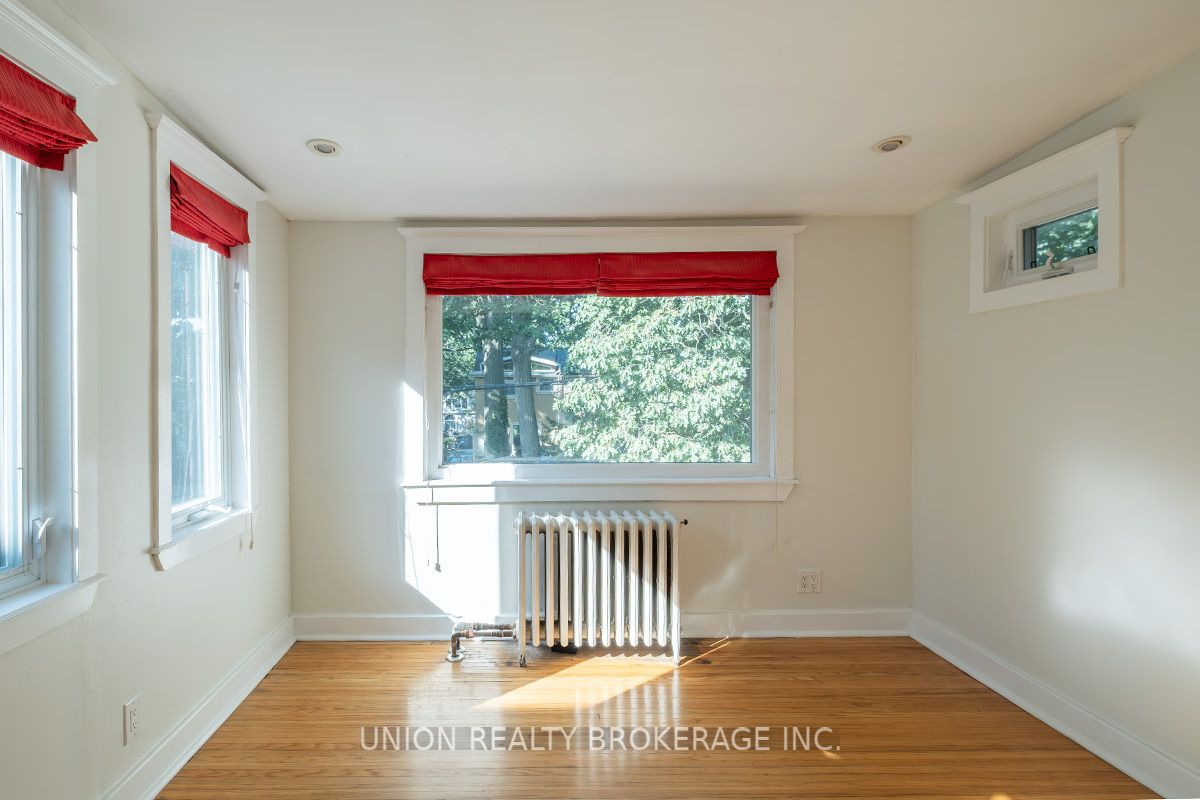 22 Scarborough Rd