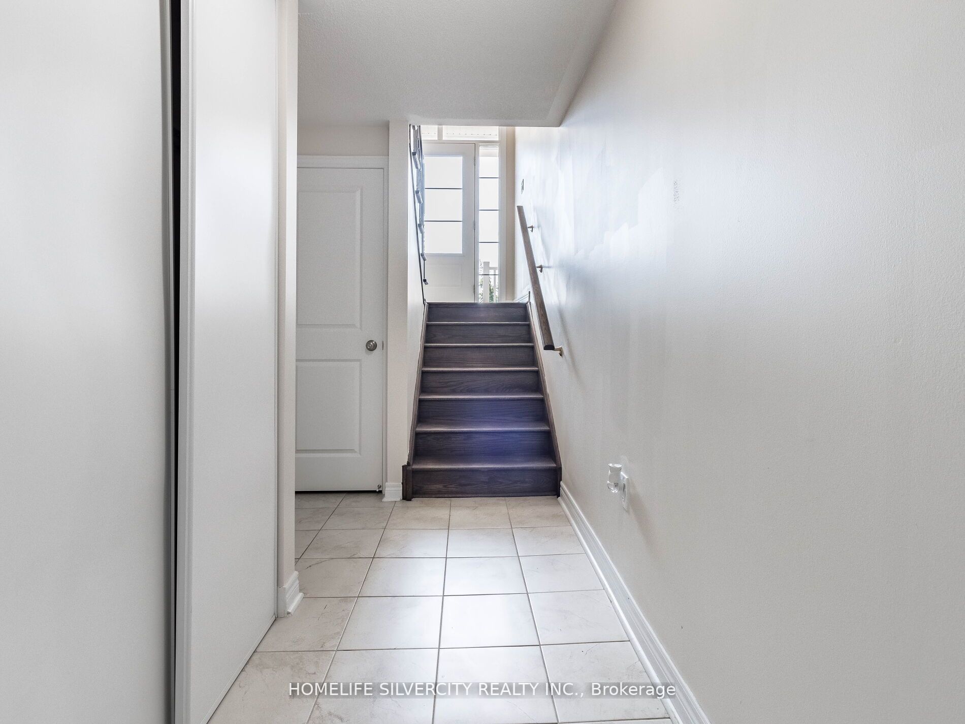 1183 Cactus Crescent