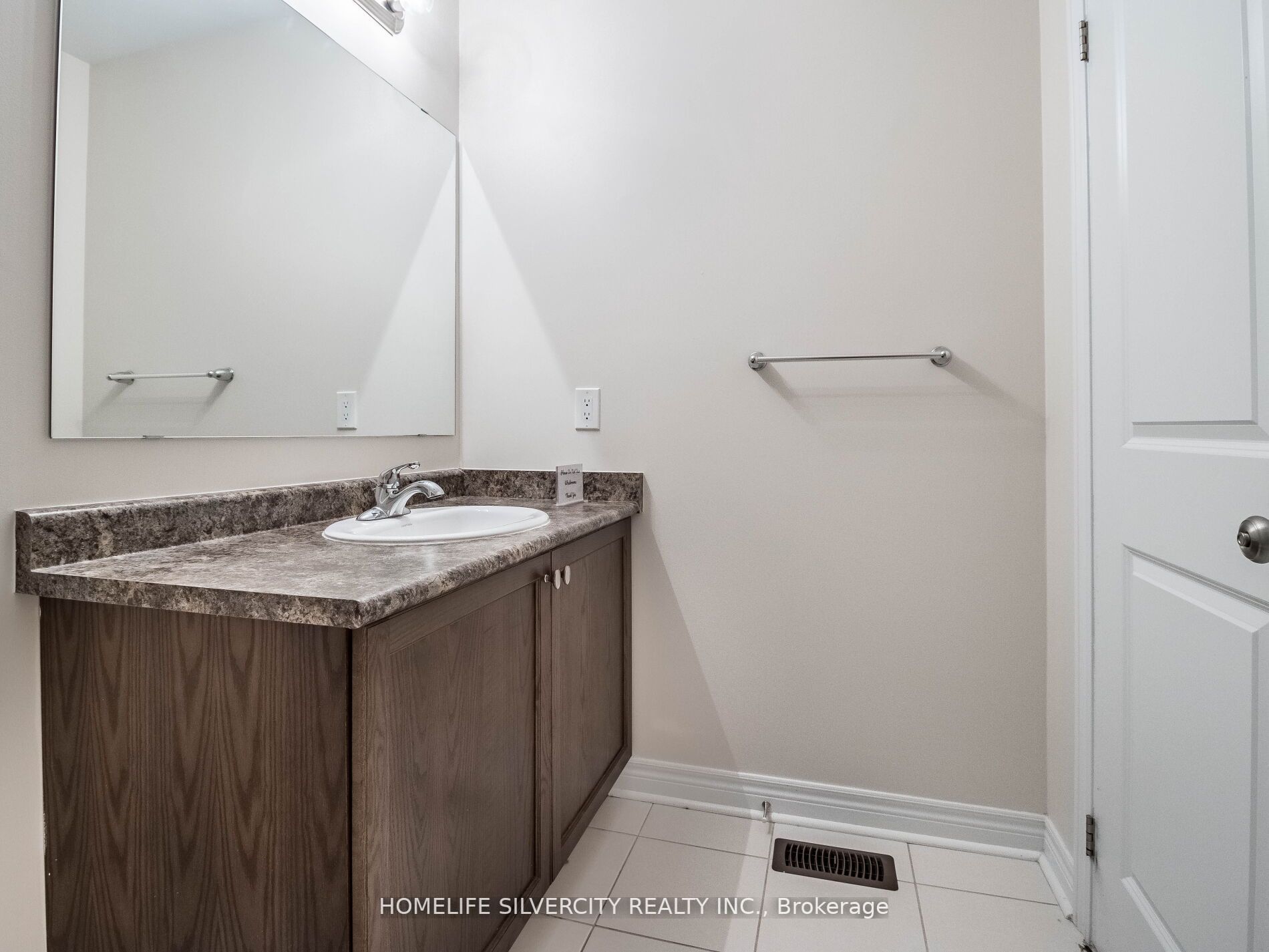 1183 Cactus Crescent