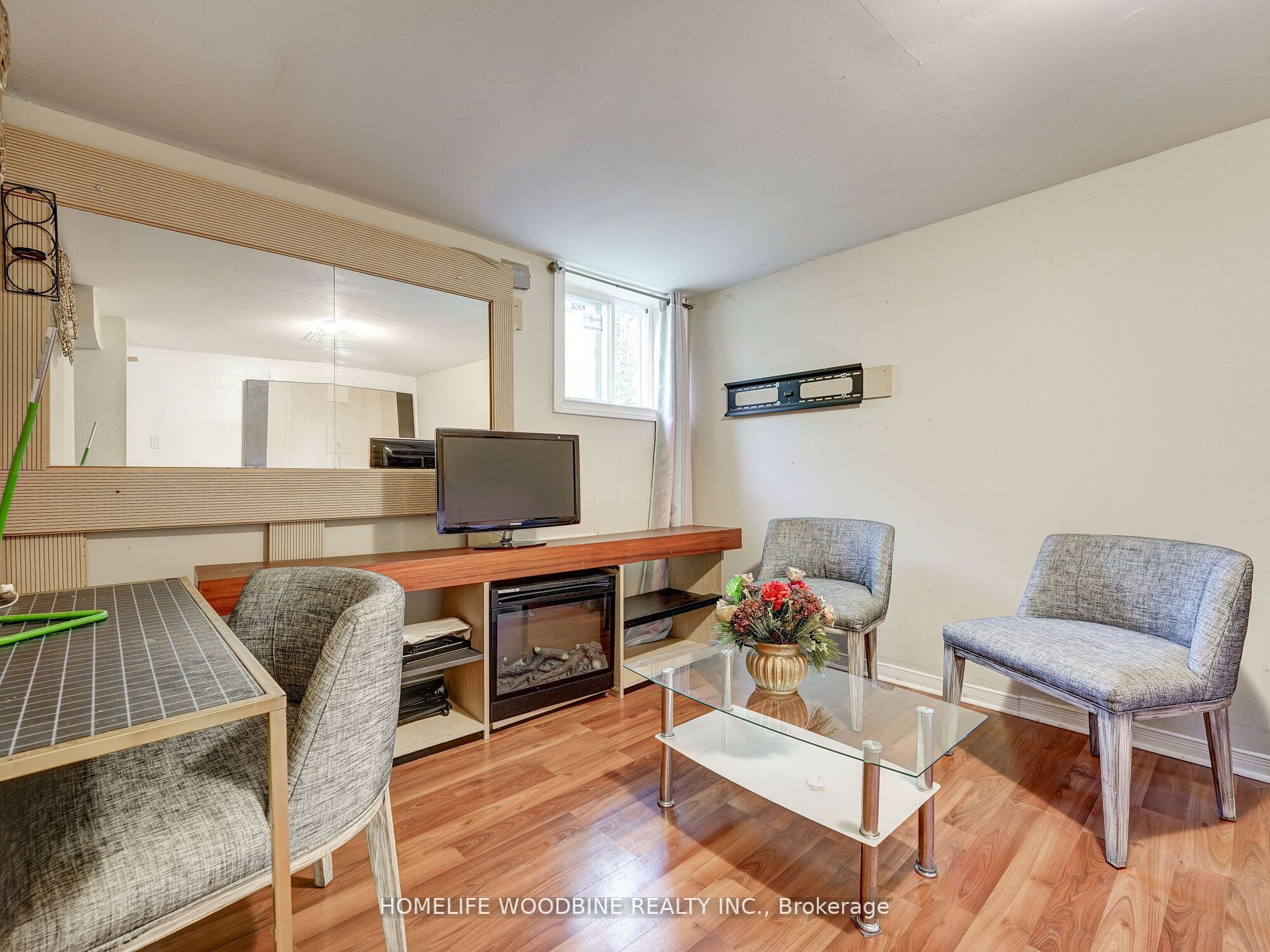 15 Woodgarden Crescent