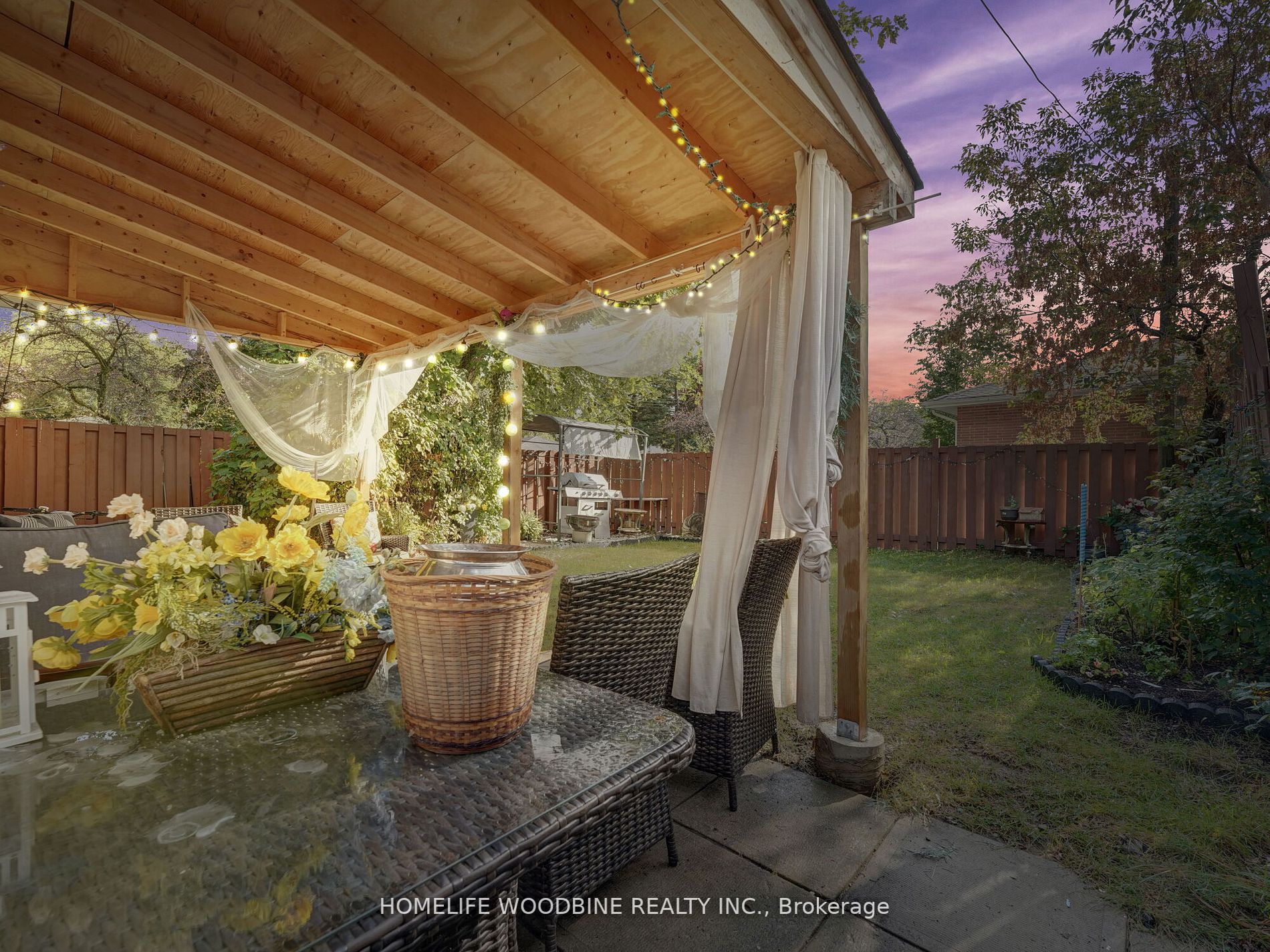 15 Woodgarden Crescent