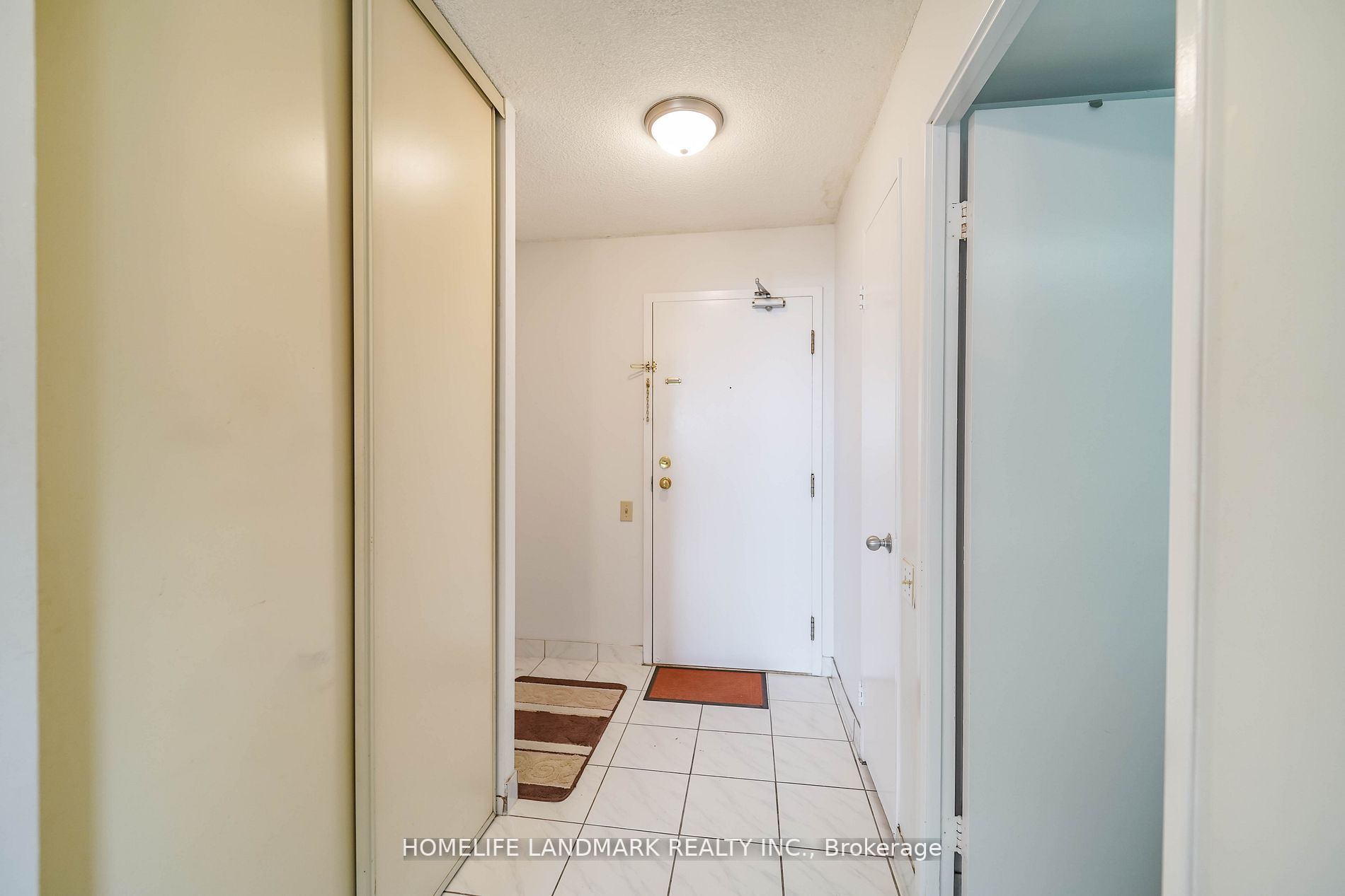 2466 Eglinton Avenue E, #718