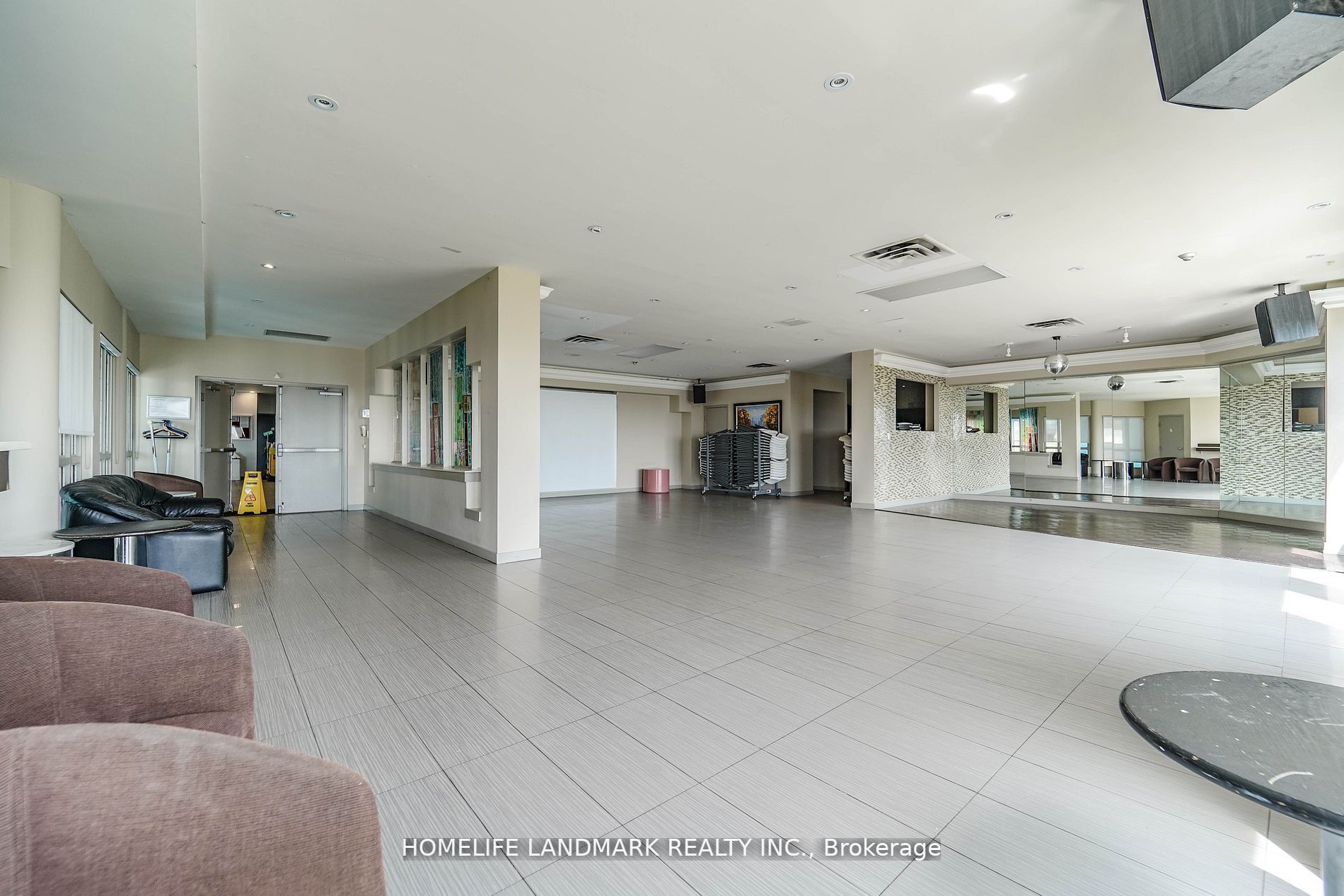 2466 Eglinton Avenue E, #718
