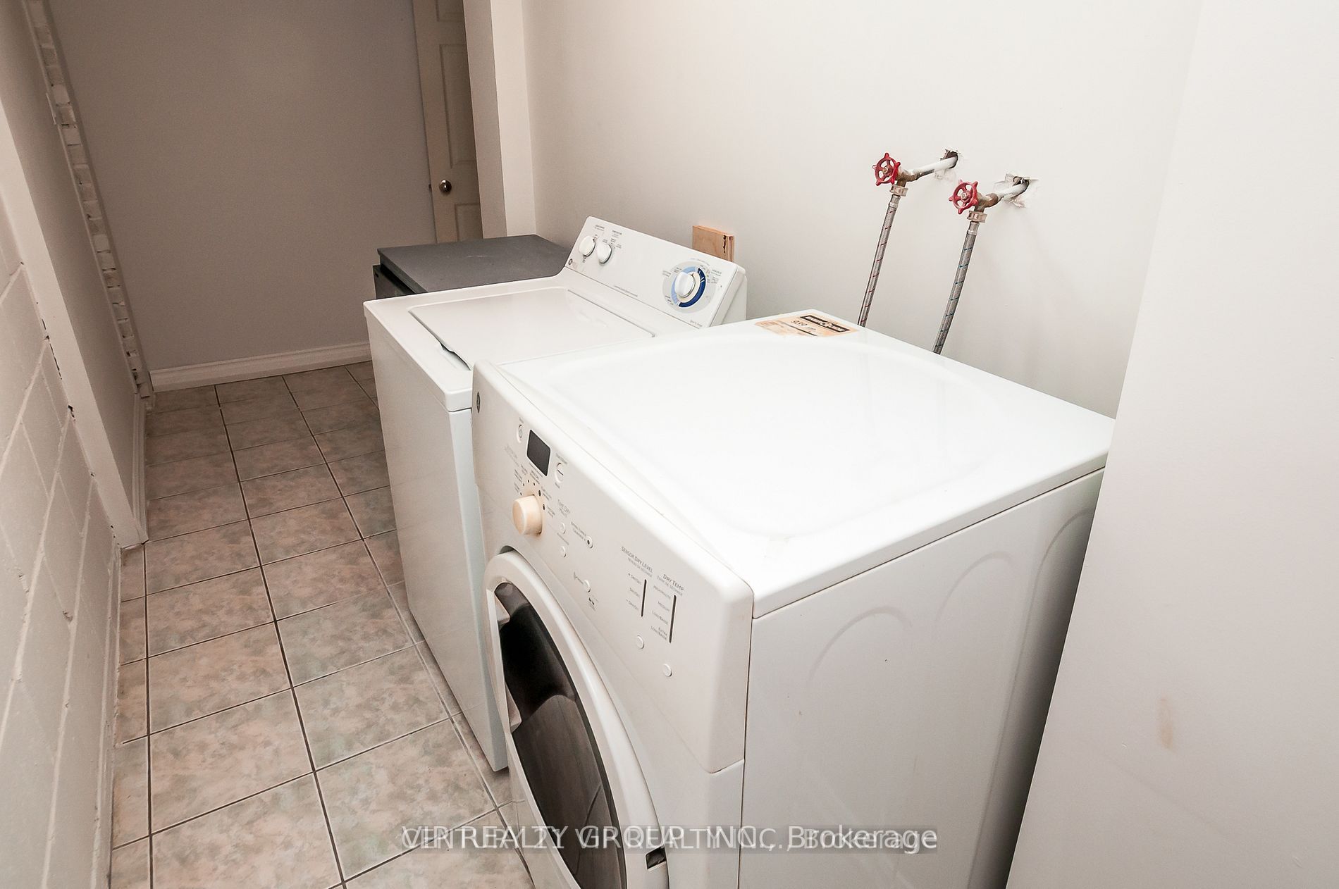 2626 Eglinton Avenue E, #unit 2