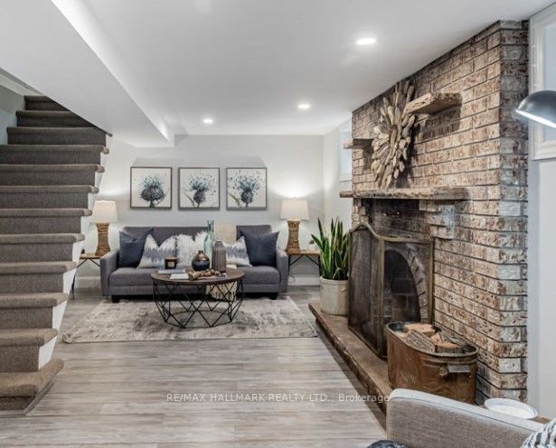 20 Glenfern Ave, #Lower