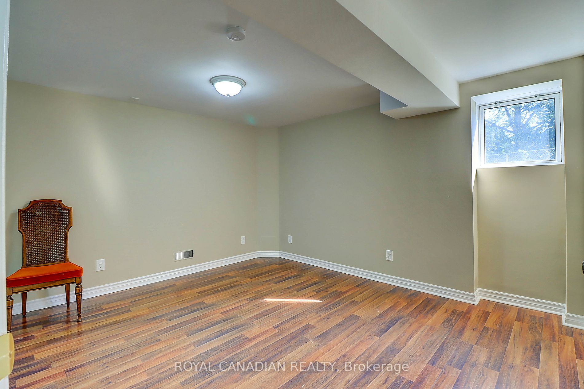 135 Norland Circle