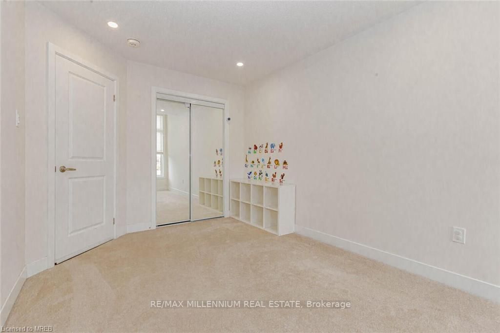 88 Donald Fleming Way