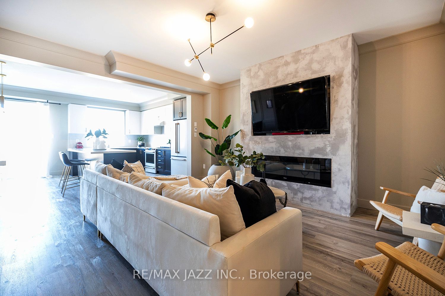 21 Brent Cres