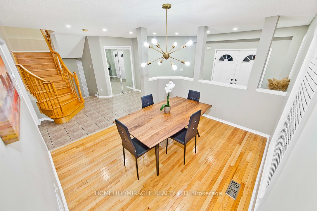 54 Sprucewood Cres