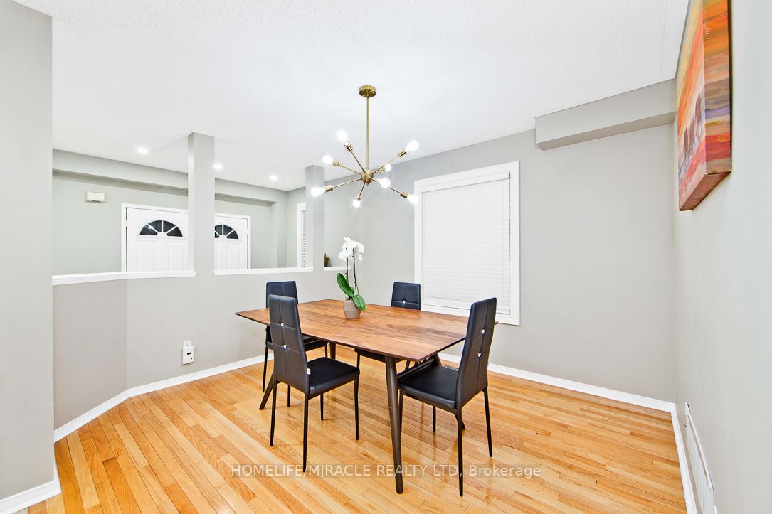54 Sprucewood Cres