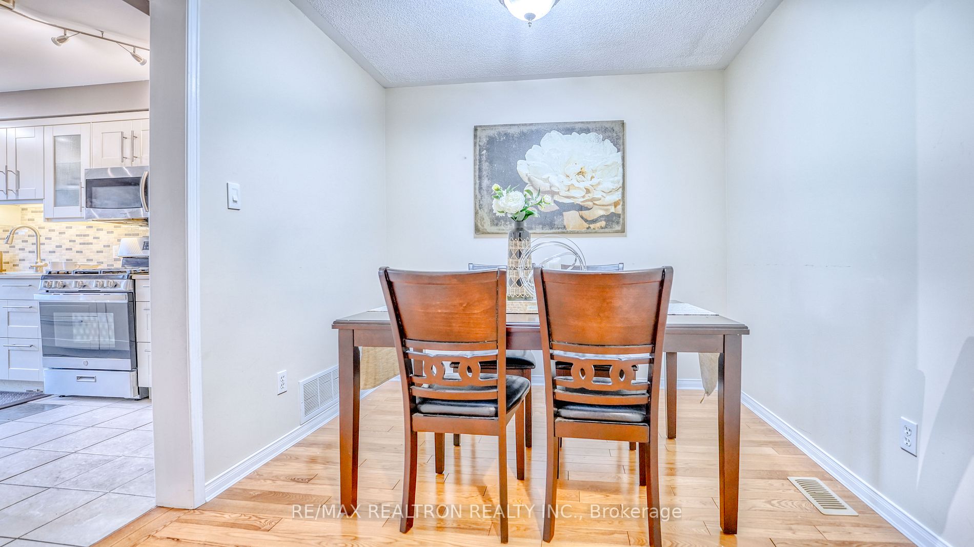 18 Cornish Dr