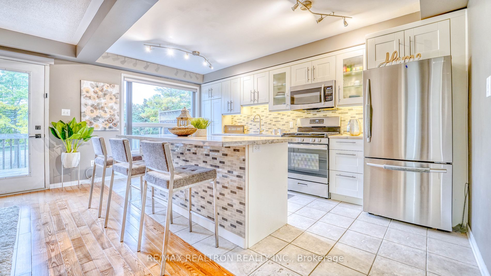 18 Cornish Dr
