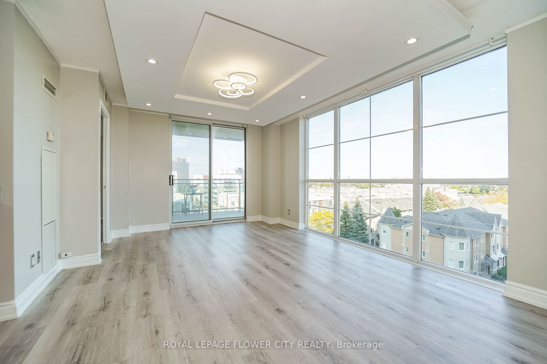 8 Rosebank Drive, #6L