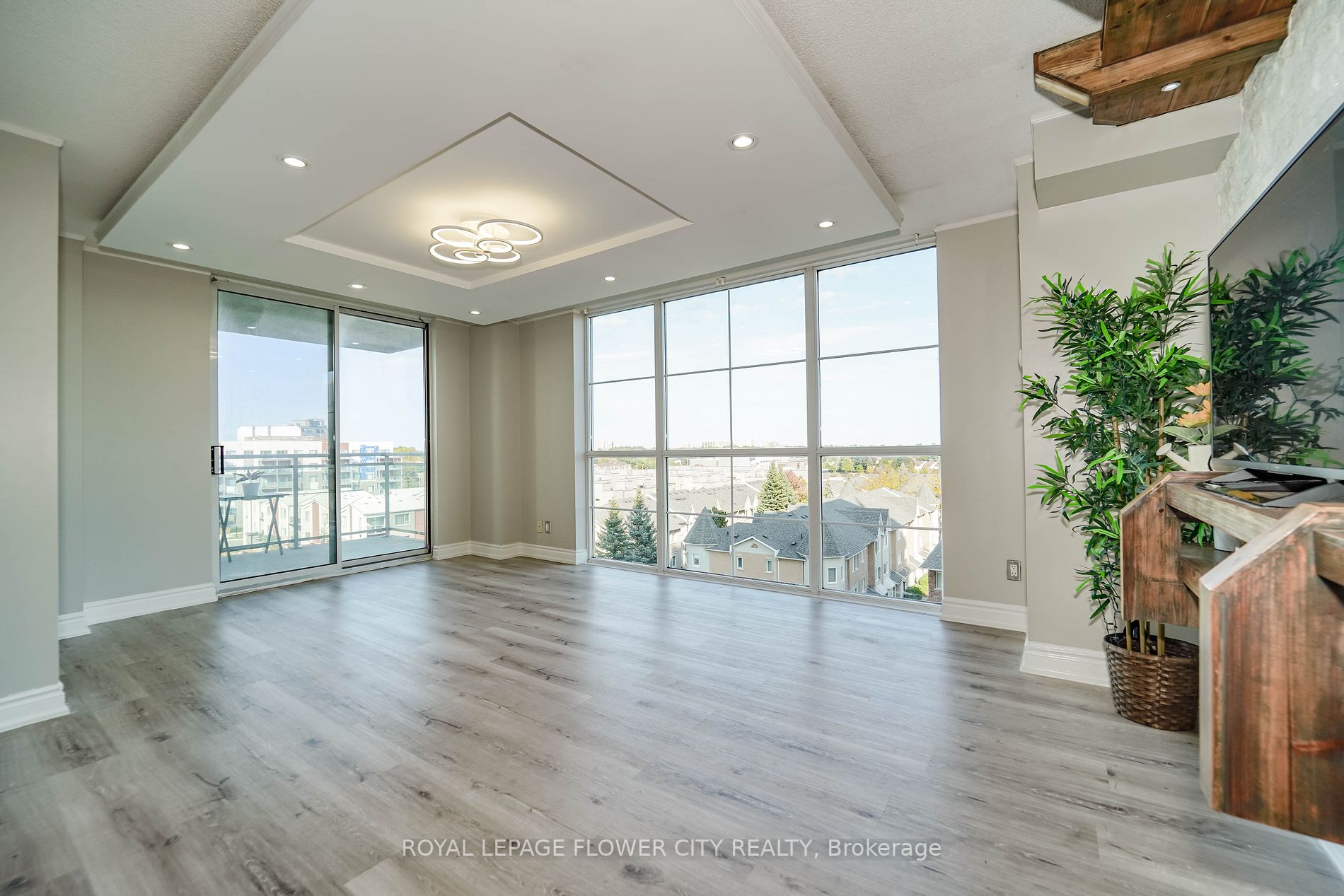 8 Rosebank Drive, #6L