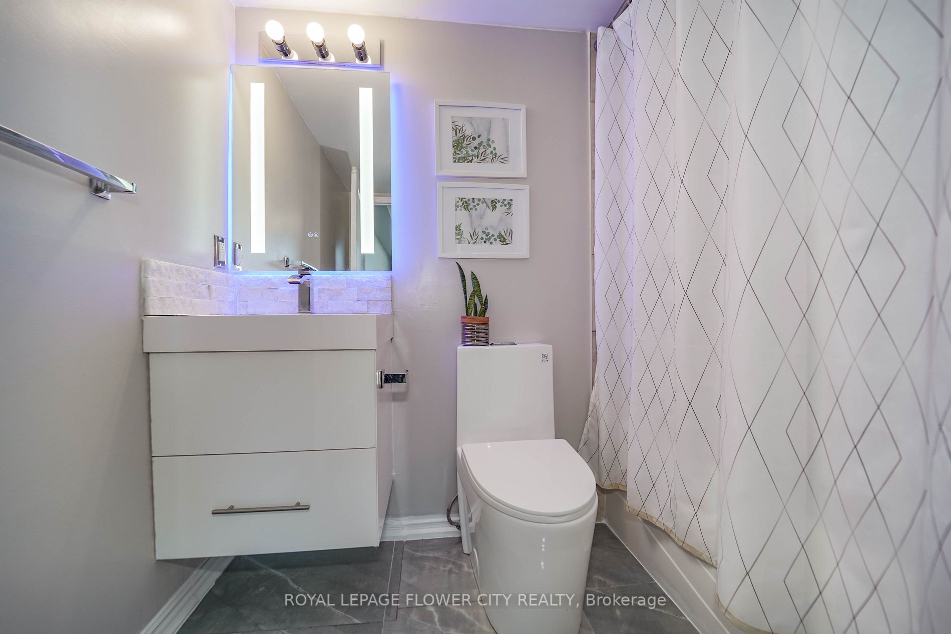 8 Rosebank Drive, #6L
