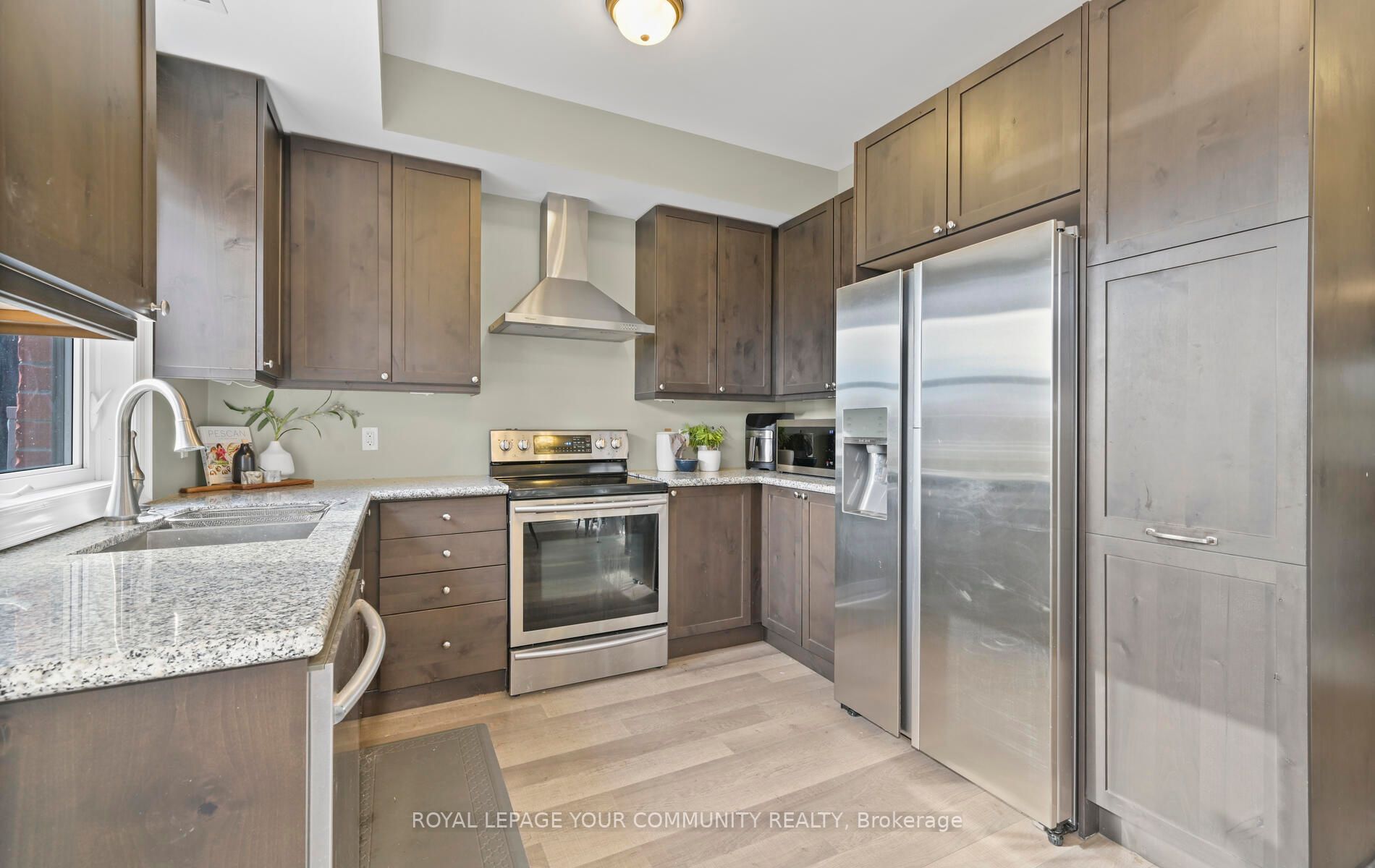 17 Baldwin Street N, #205