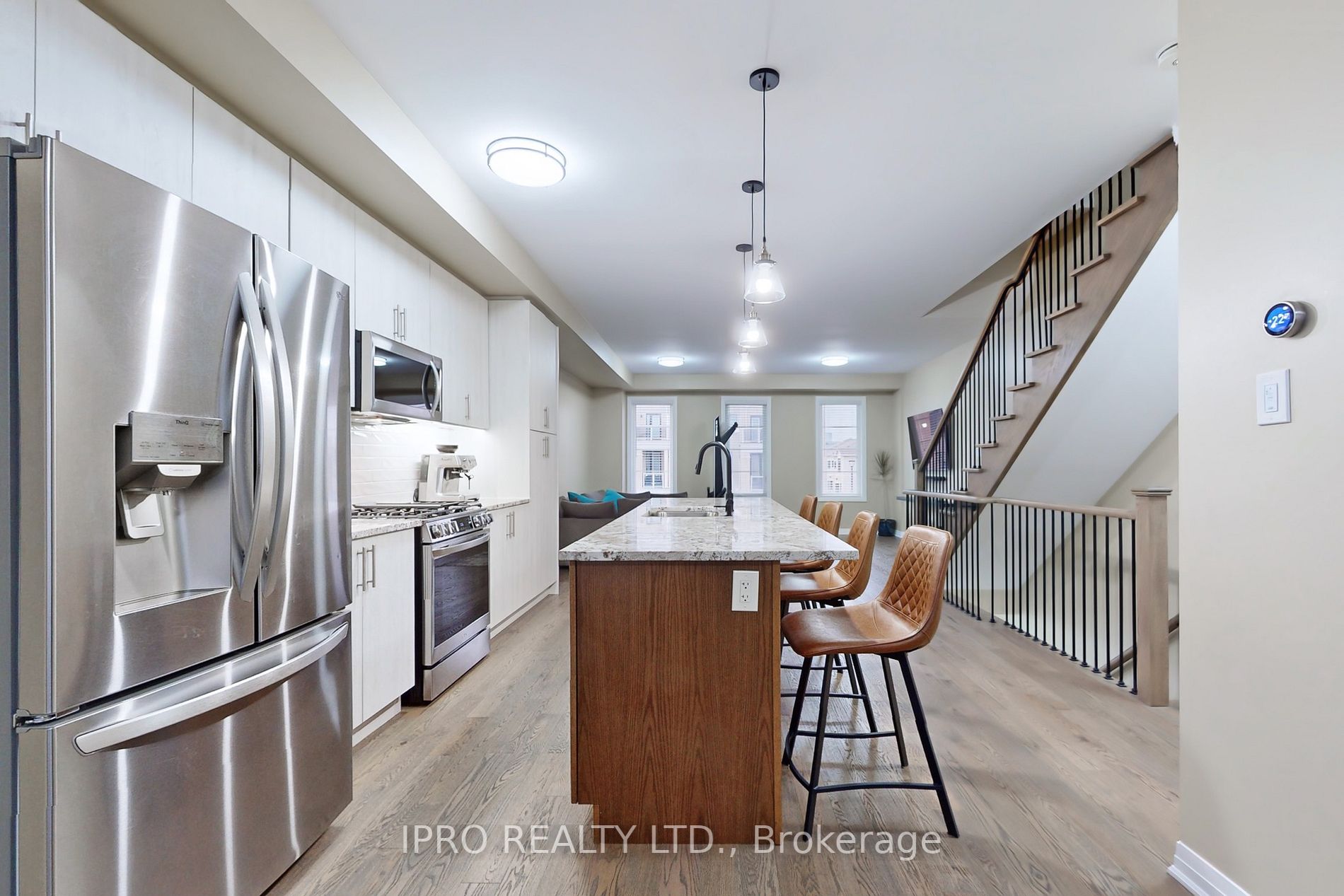 27 Clarington Blvd