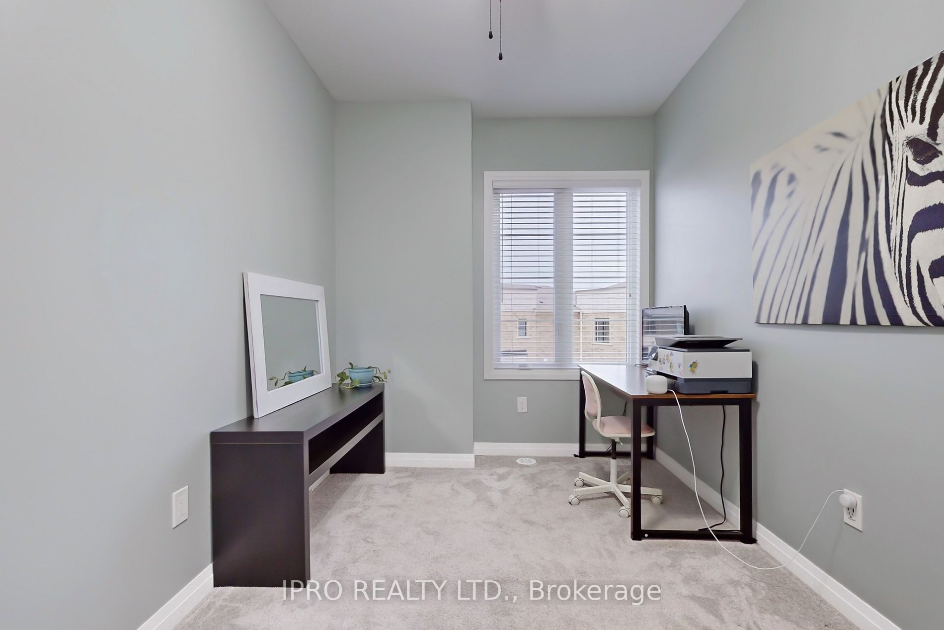 27 Clarington Blvd