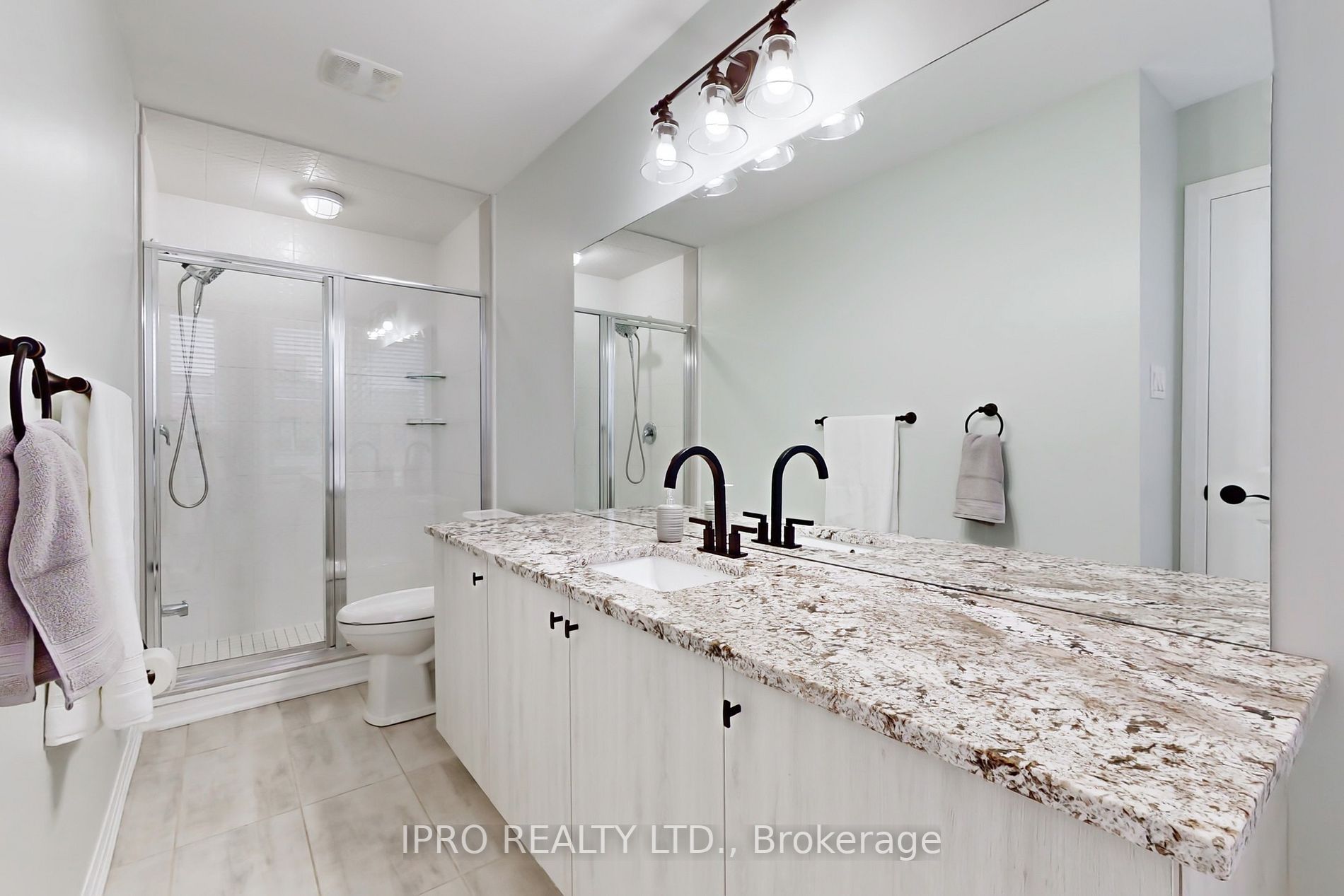 27 Clarington Blvd