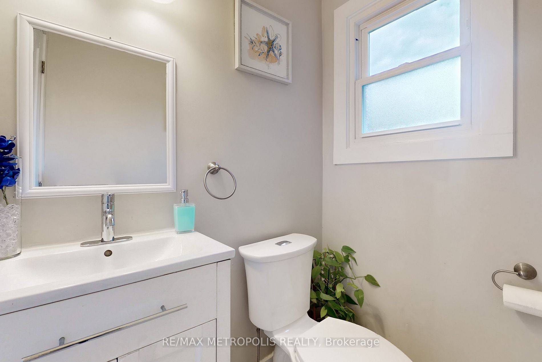 119 Deanscroft Sq