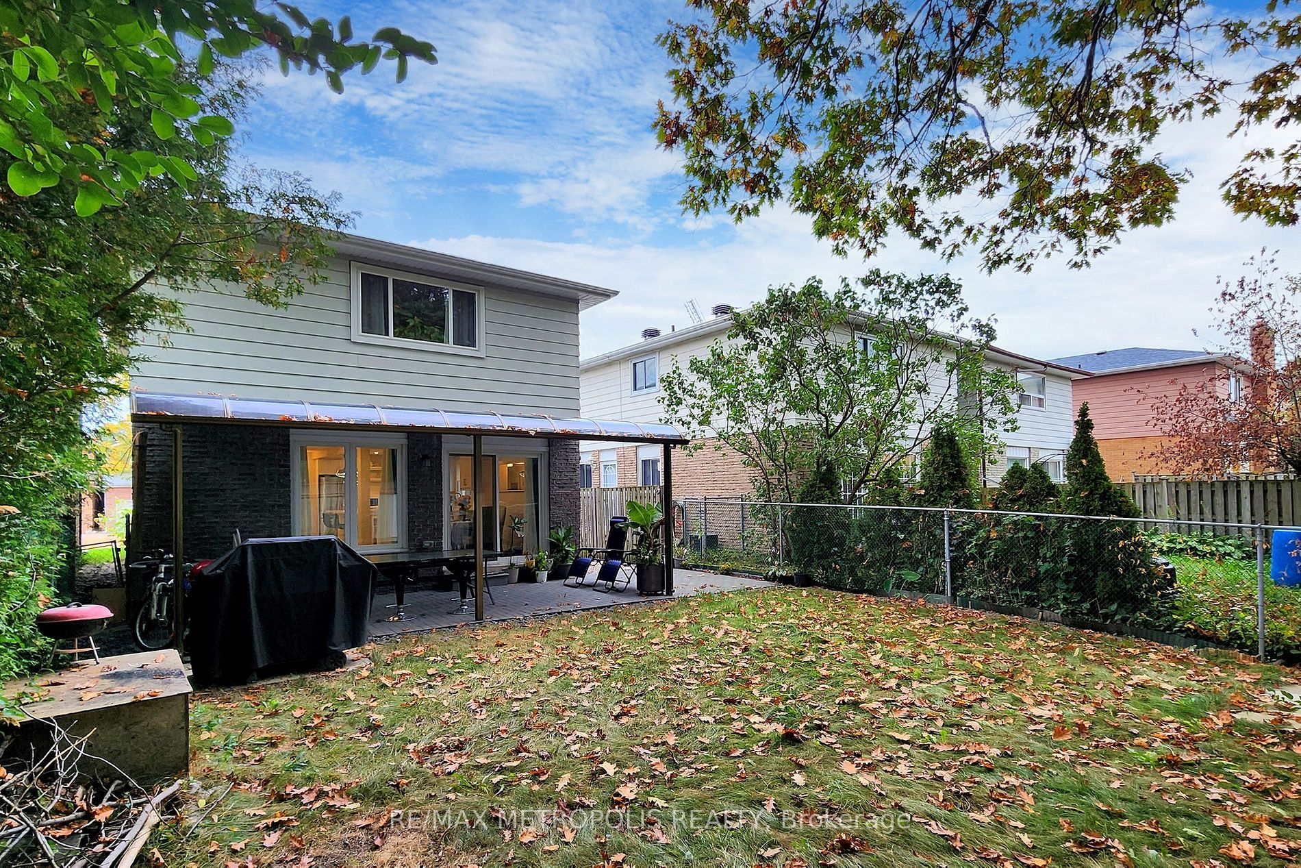 119 Deanscroft Sq