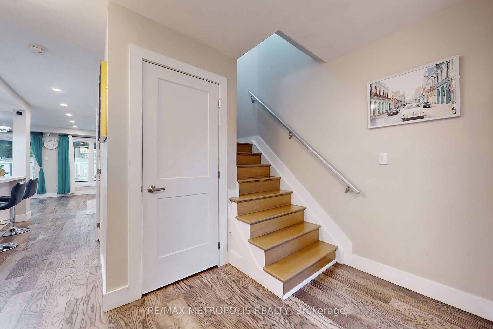119 Deanscroft Sq
