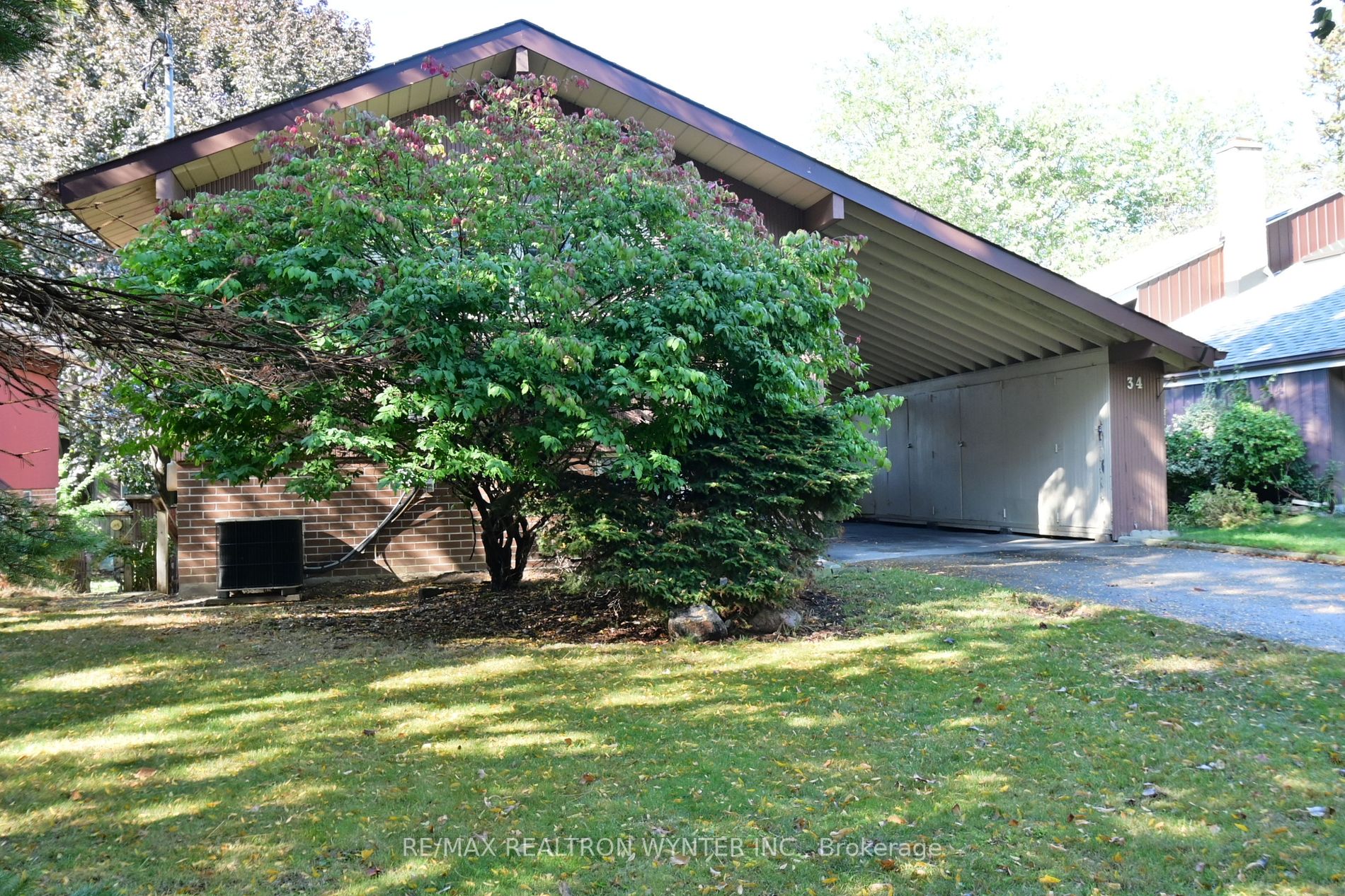 34 Munson Cres