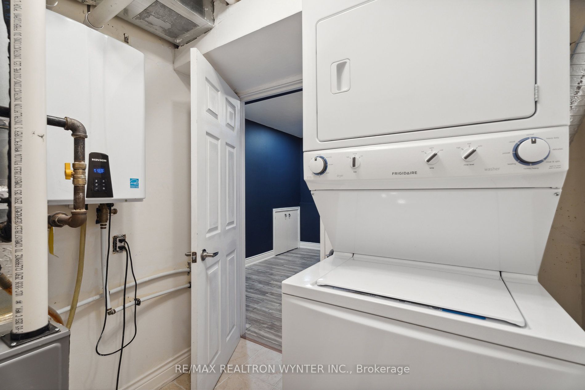 34 Munson Cres