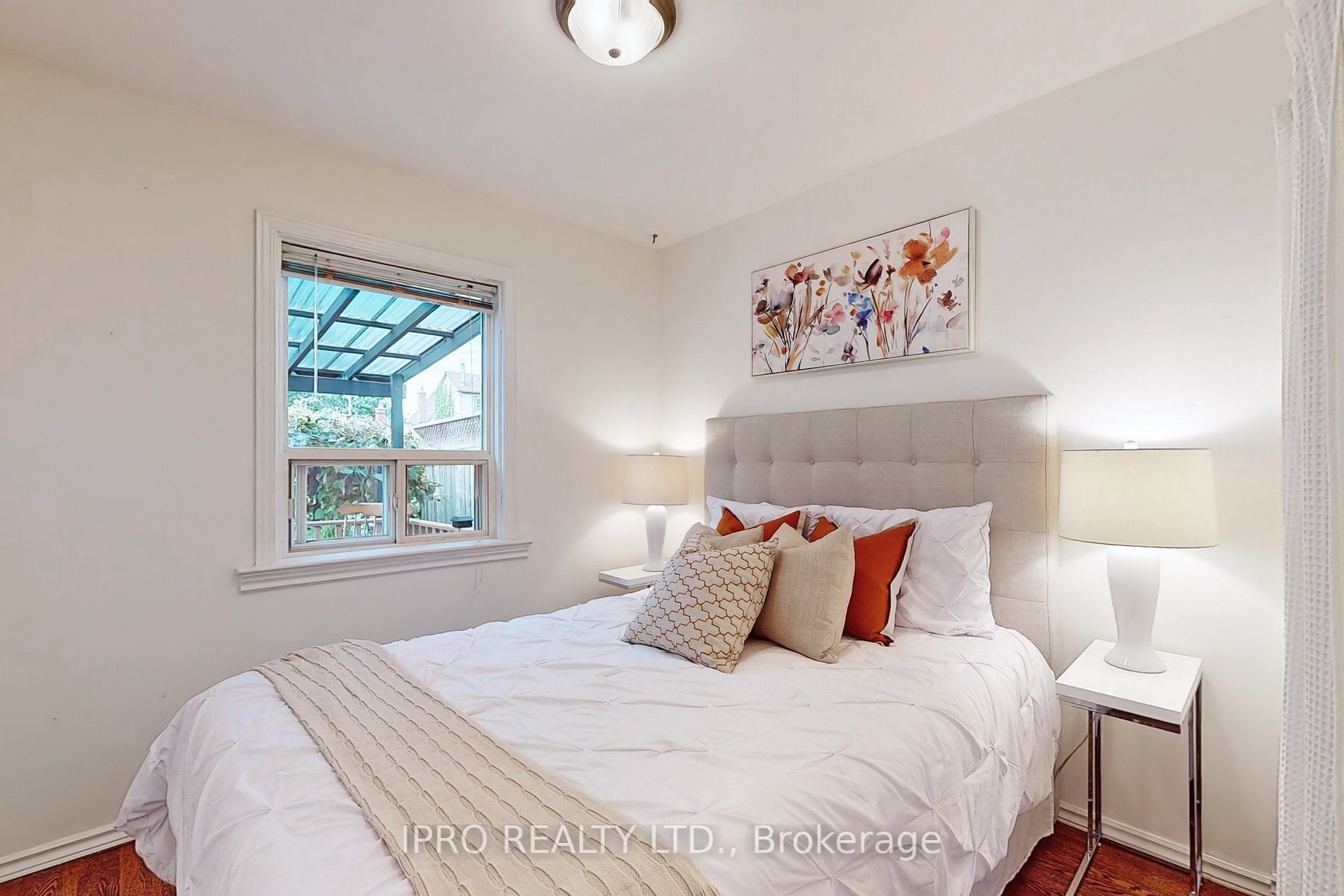 88 Manderley Dr