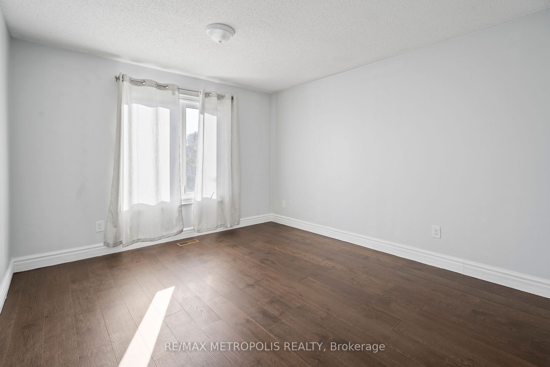 33 Wilce Dr