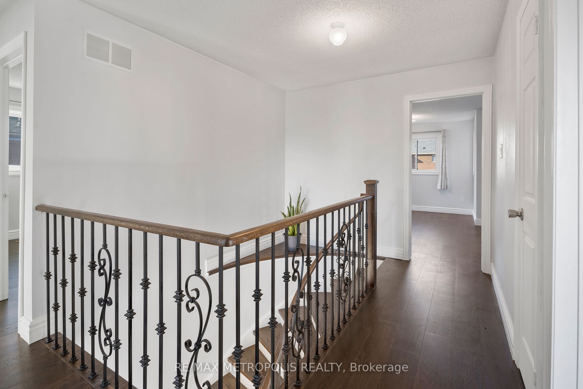 33 Wilce Dr