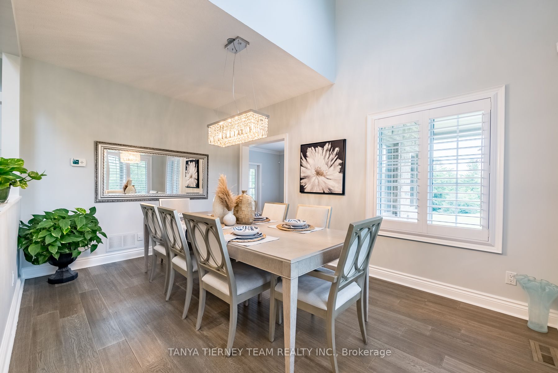 4 Woodbridge Circ