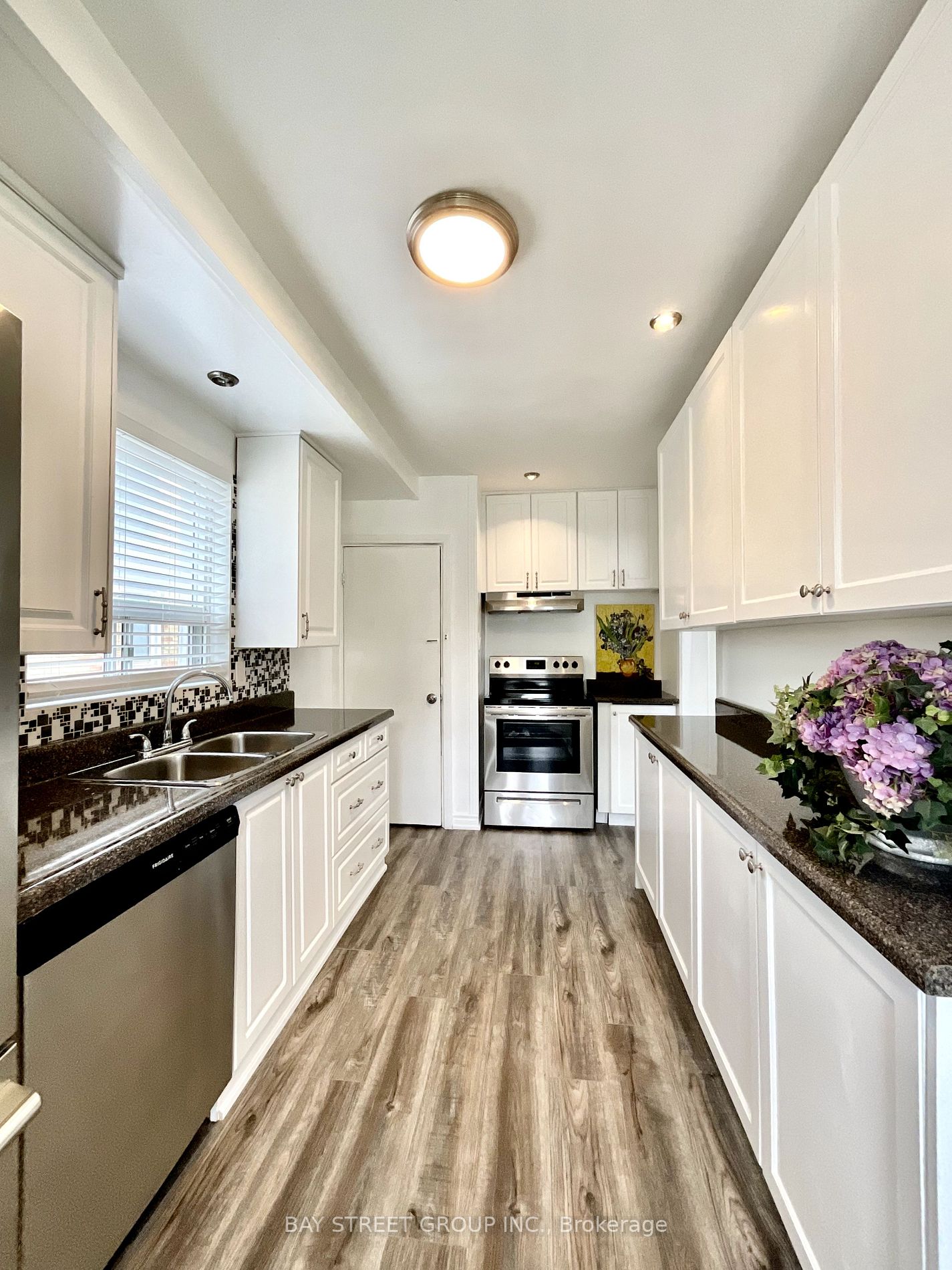 37 Bayard Avenue, #Main