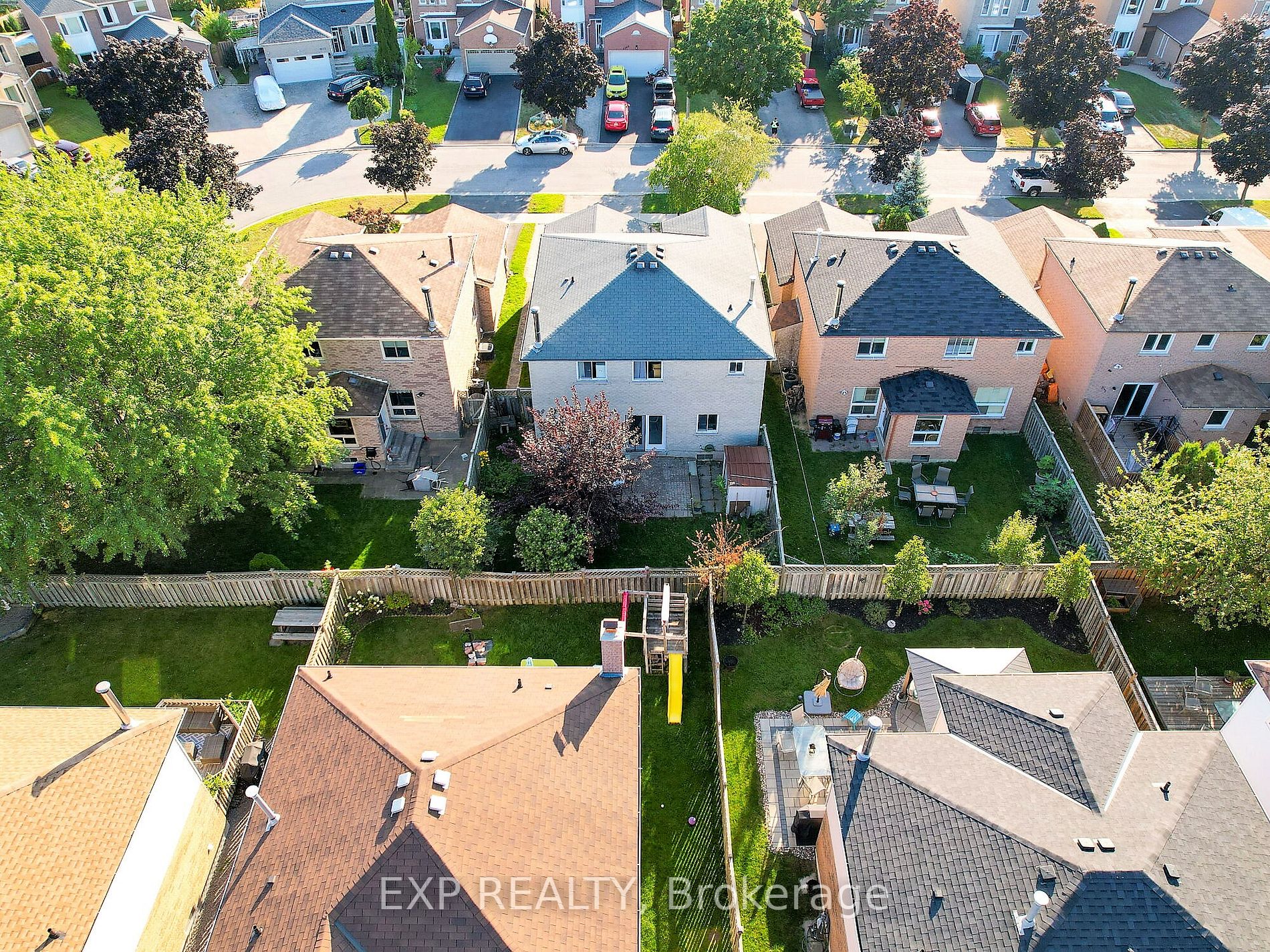 1564 Somergrove Cres