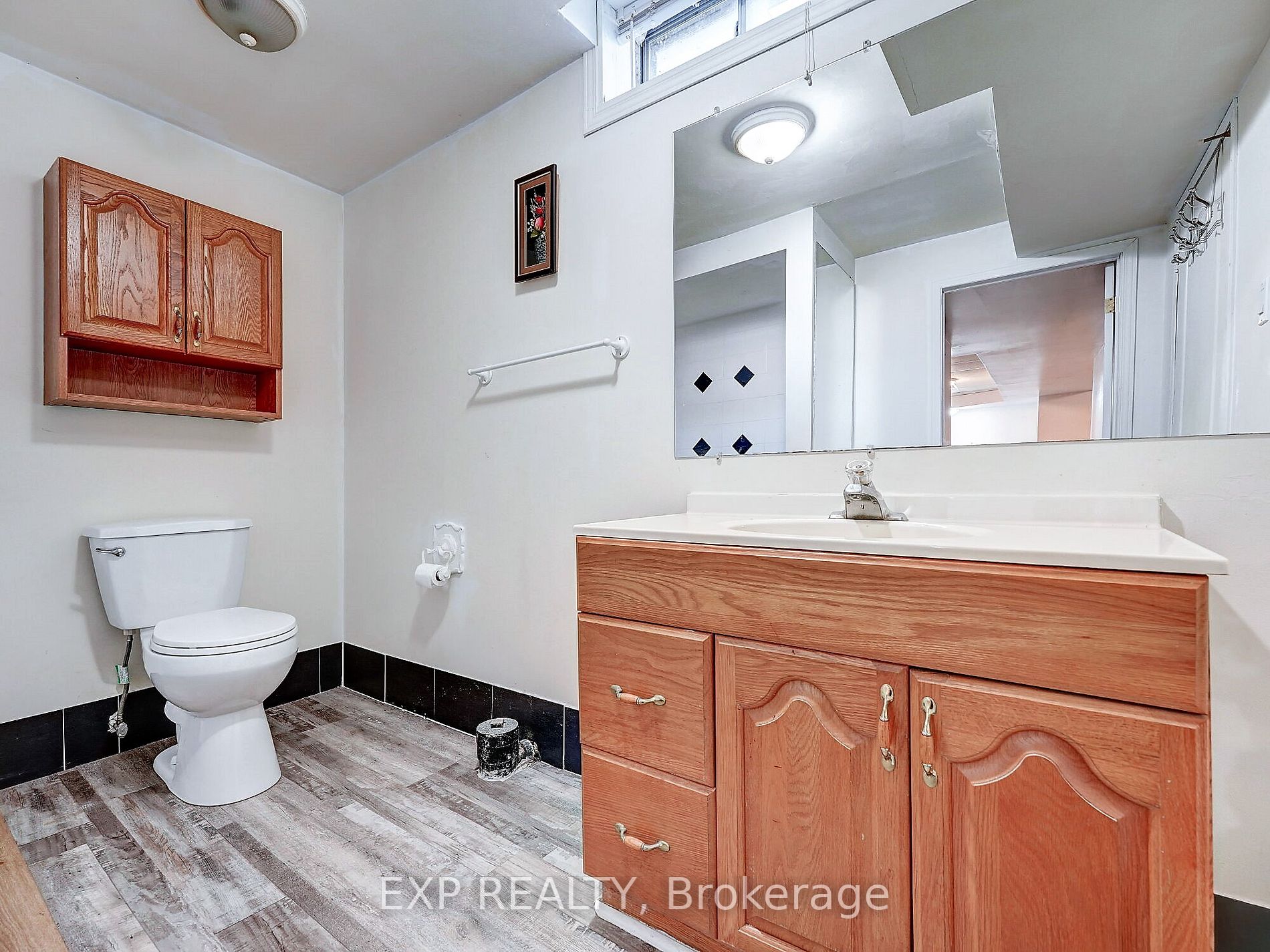 1564 Somergrove Cres