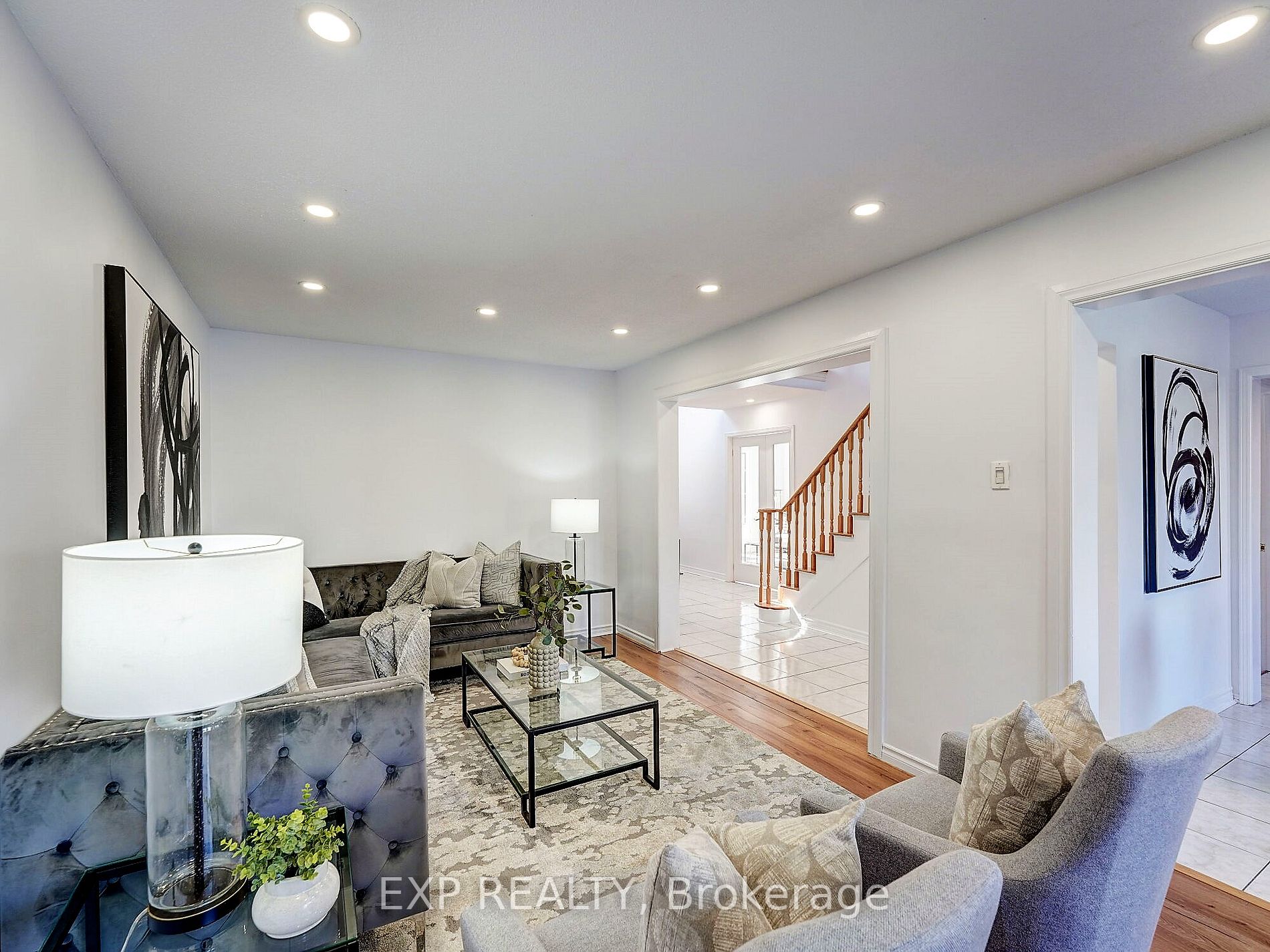 1564 Somergrove Cres