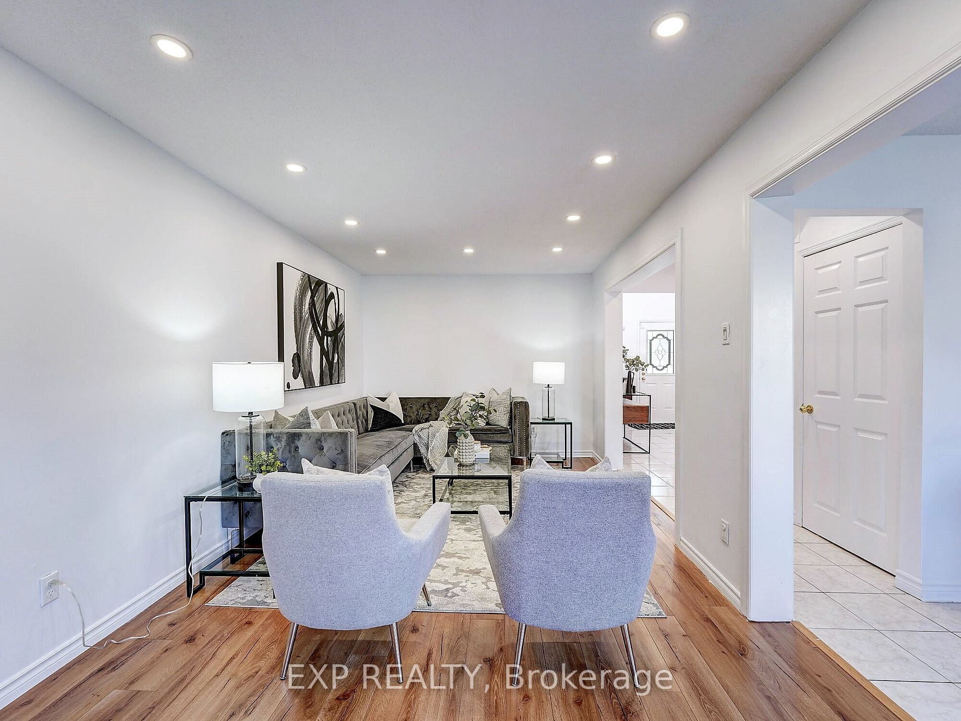 1564 Somergrove Cres