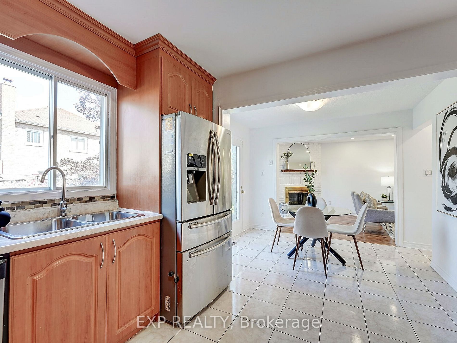 1564 Somergrove Cres