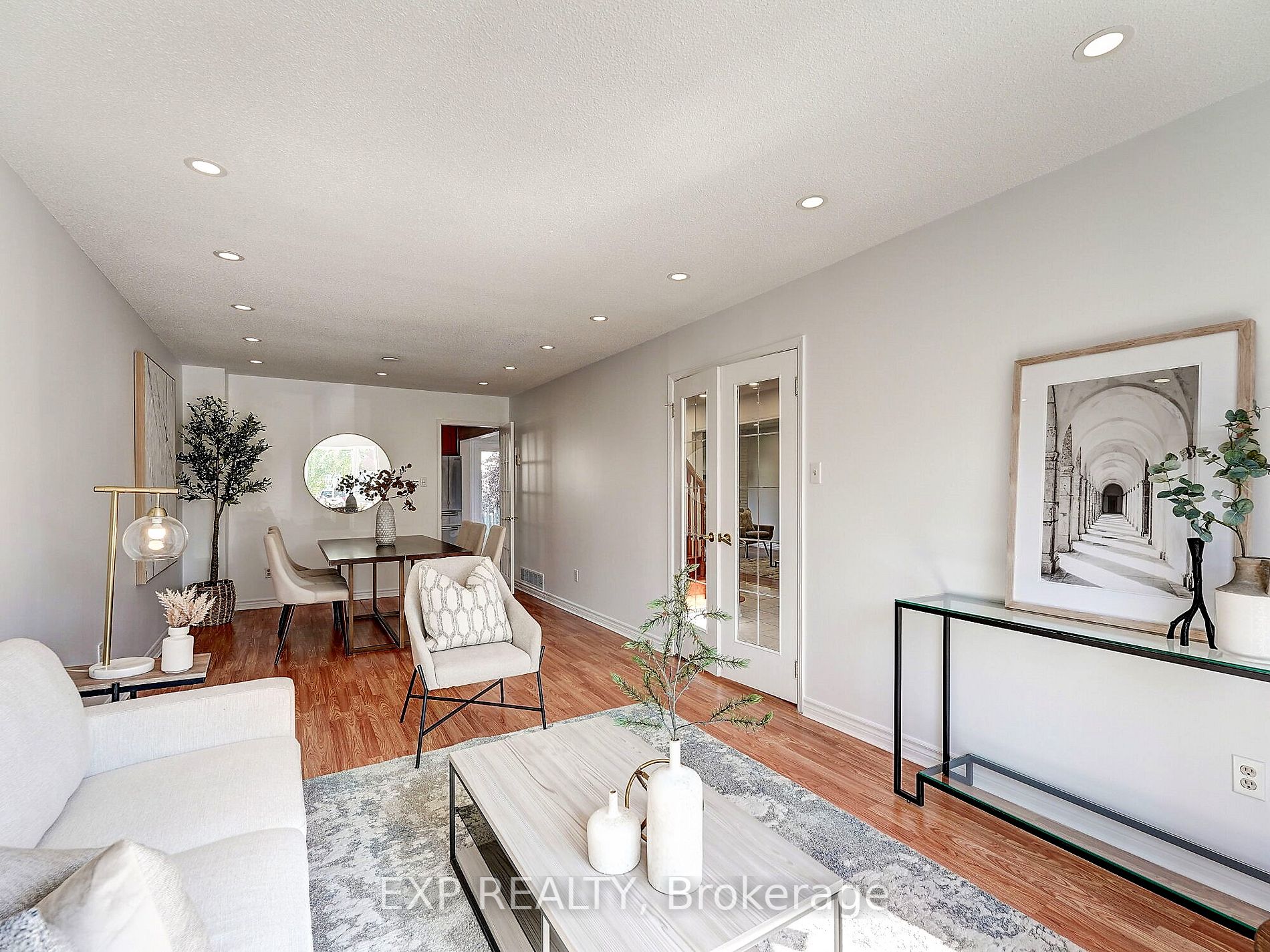 1564 Somergrove Cres
