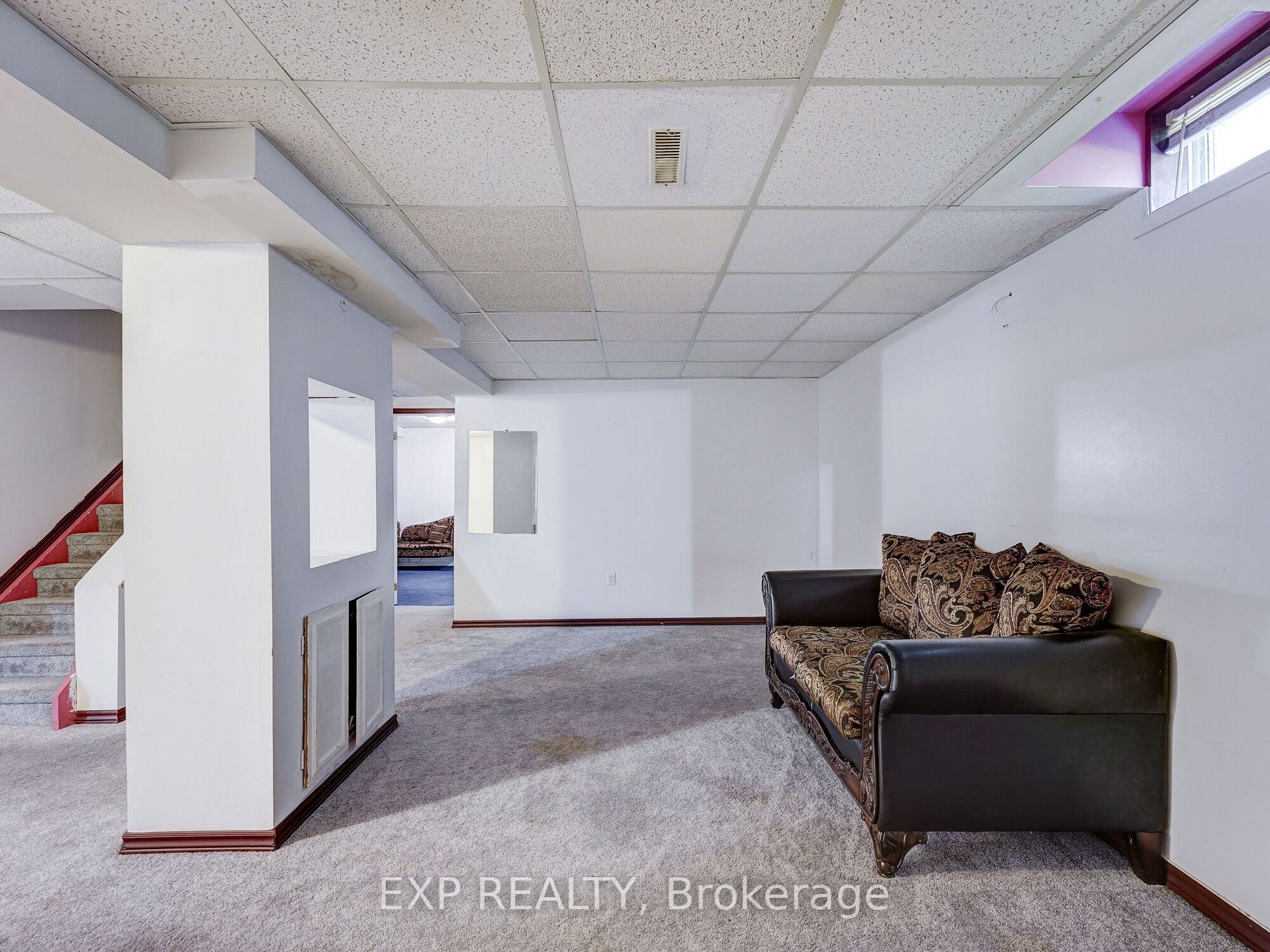 1564 Somergrove Cres