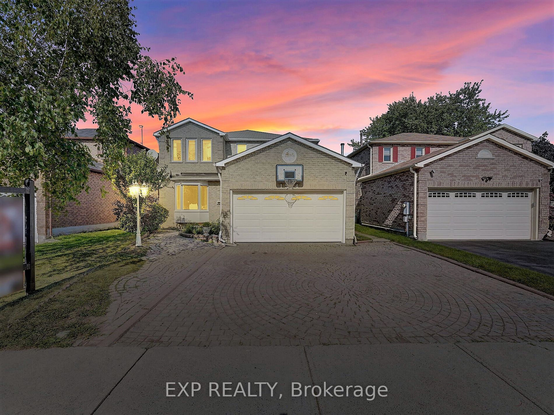 1564 Somergrove Cres