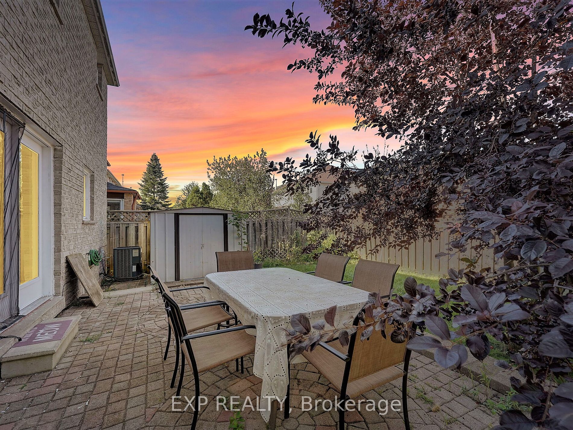 1564 Somergrove Cres