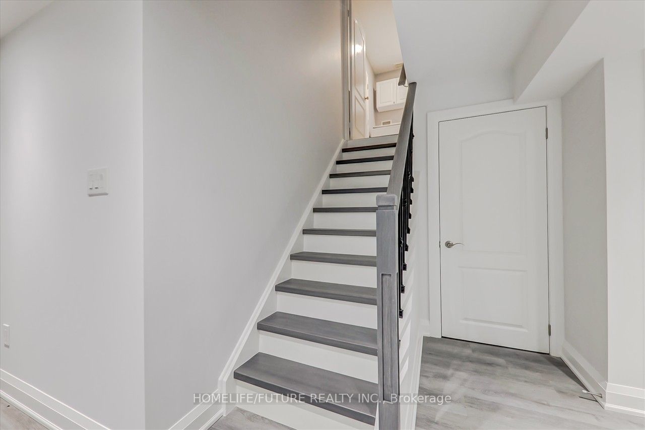 6 Southam St