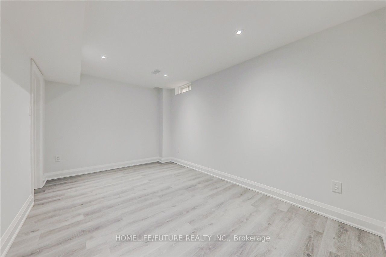 6 Southam St