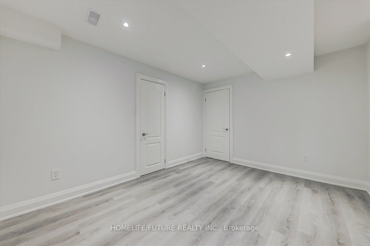 6 Southam St