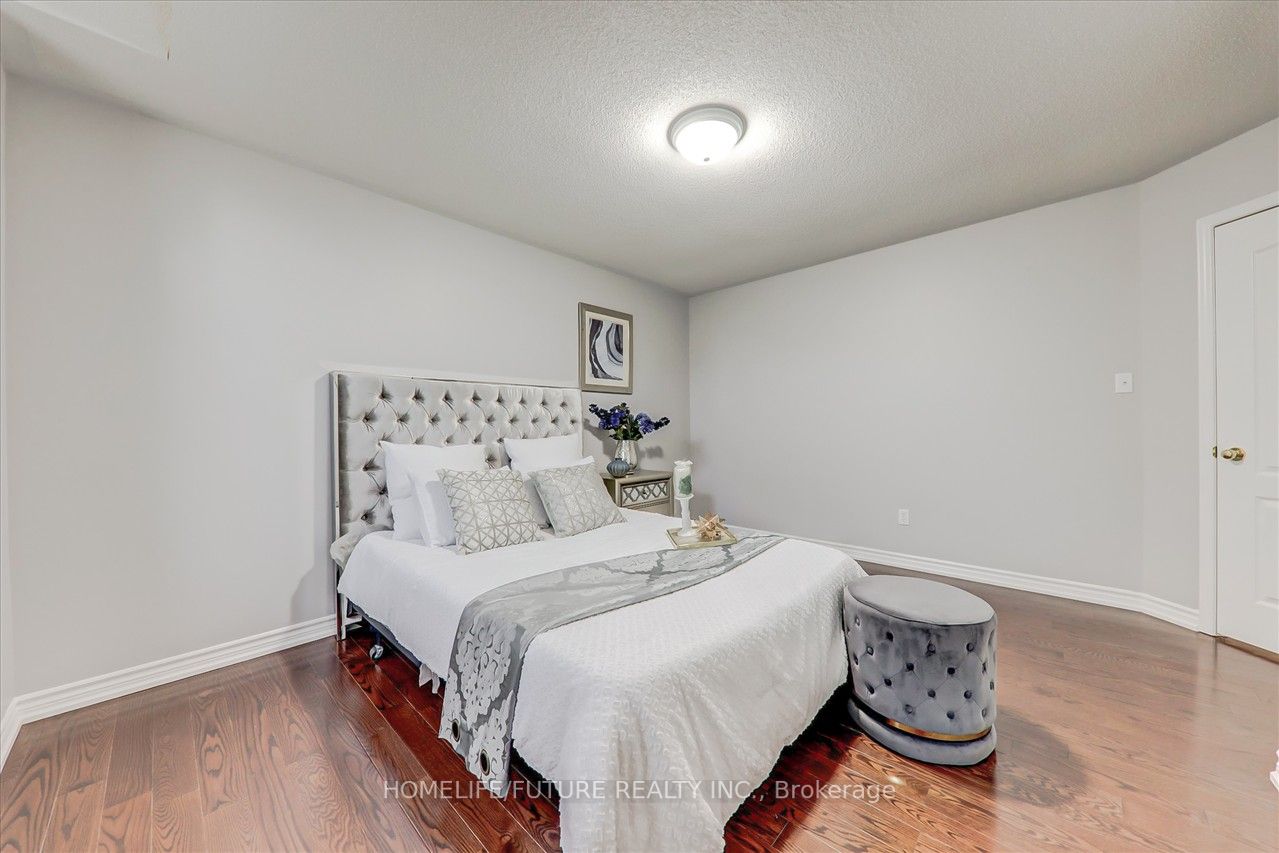 6 Southam St