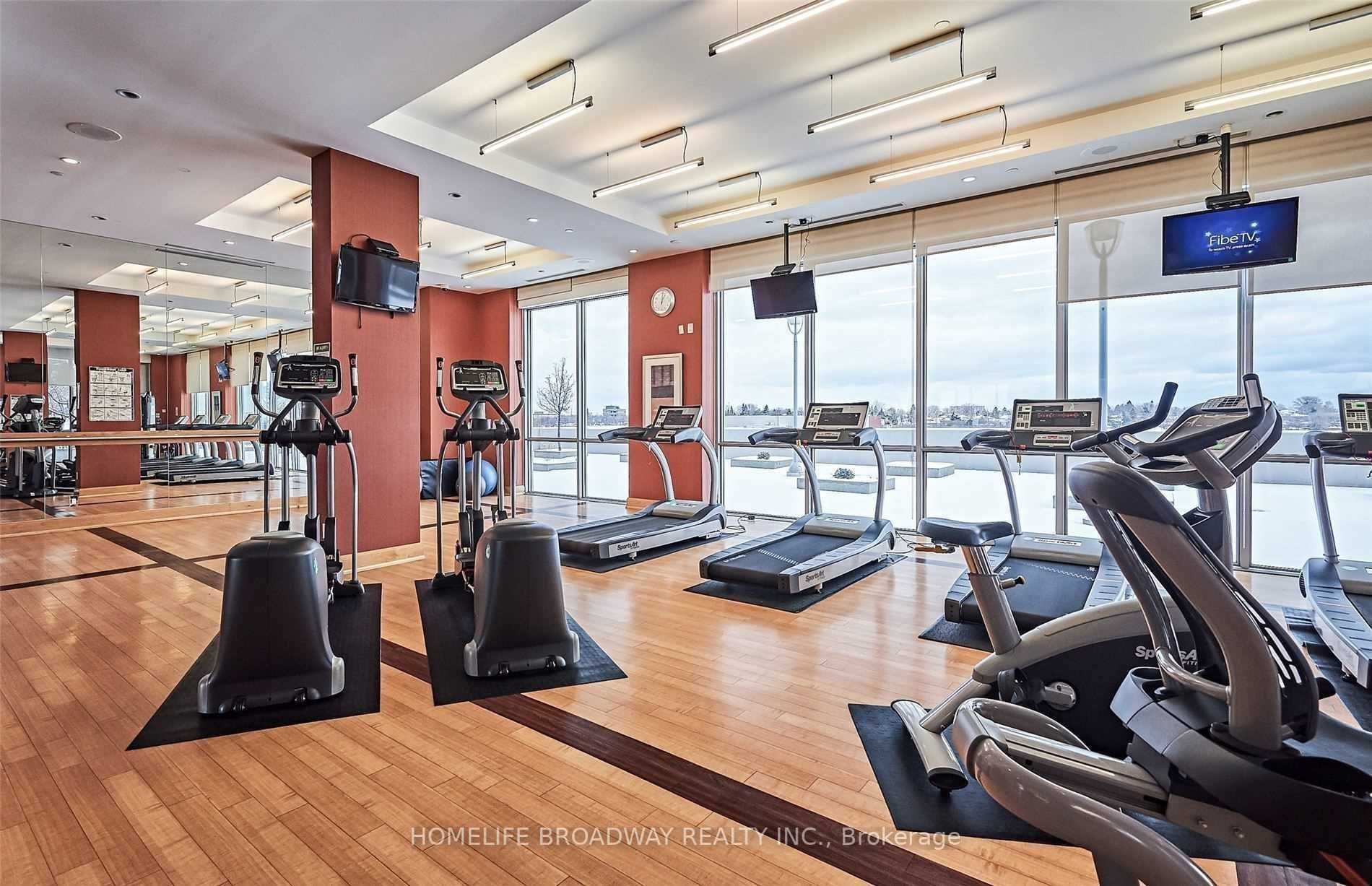 181 Village Green Sq, #621