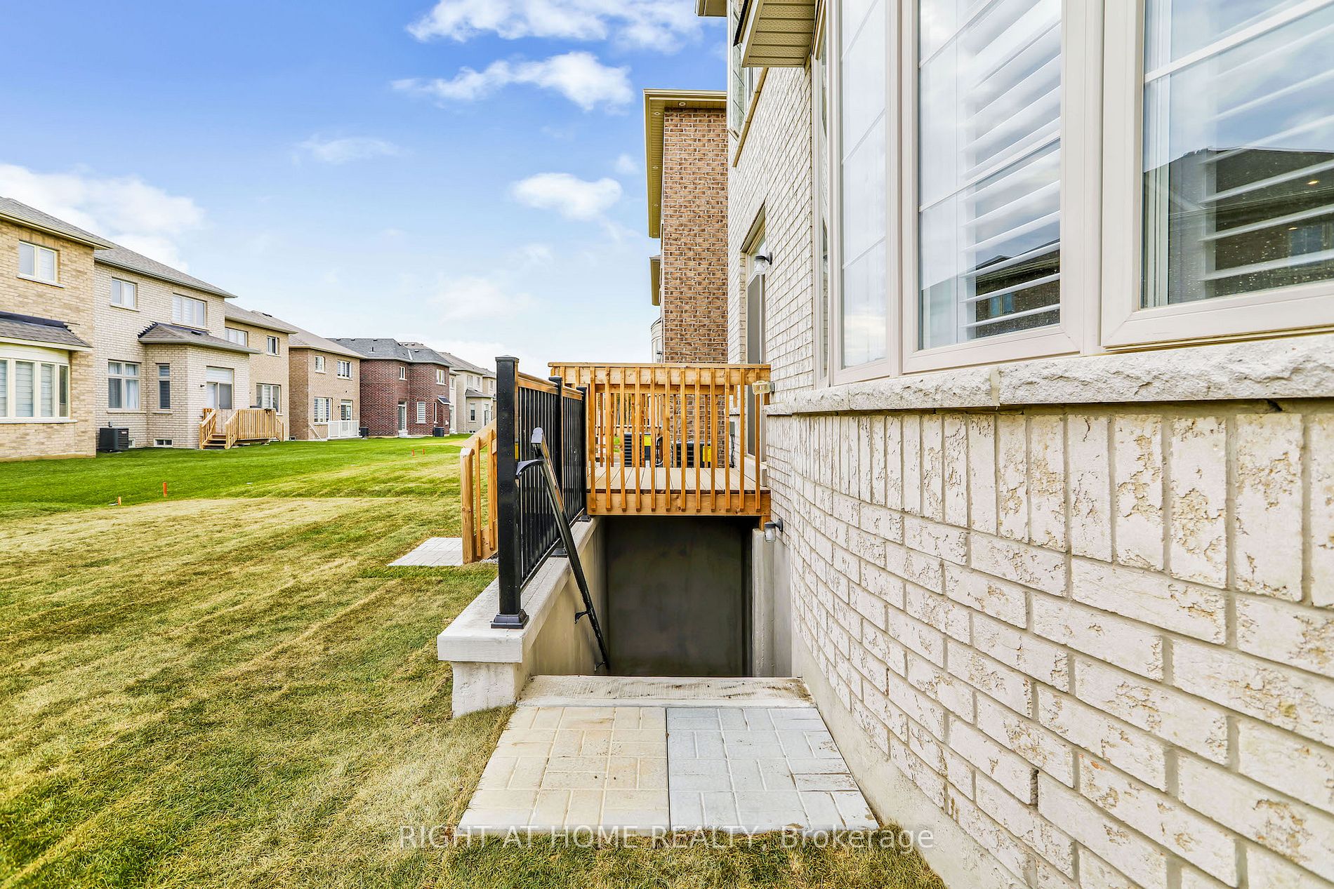 1 Northern Breeze Cres